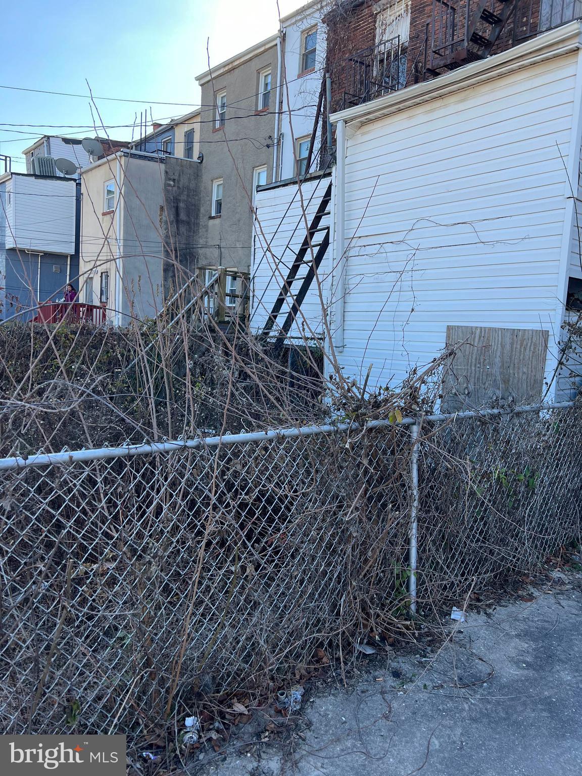 BROADWAY EAST - Residential