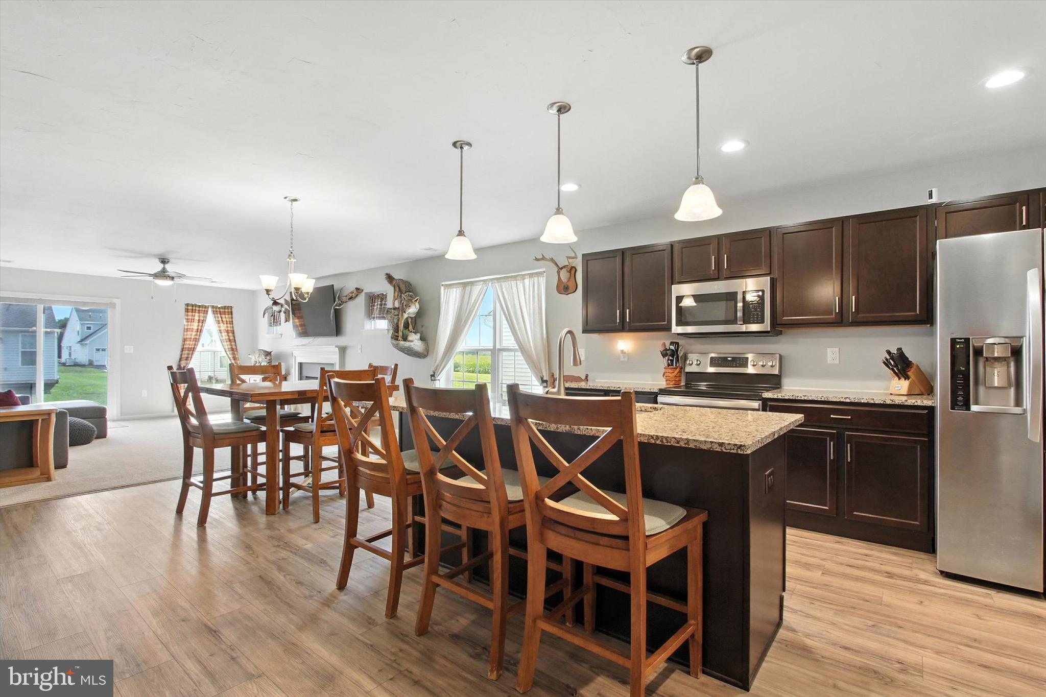 PARADISE VILLAGE - Residential