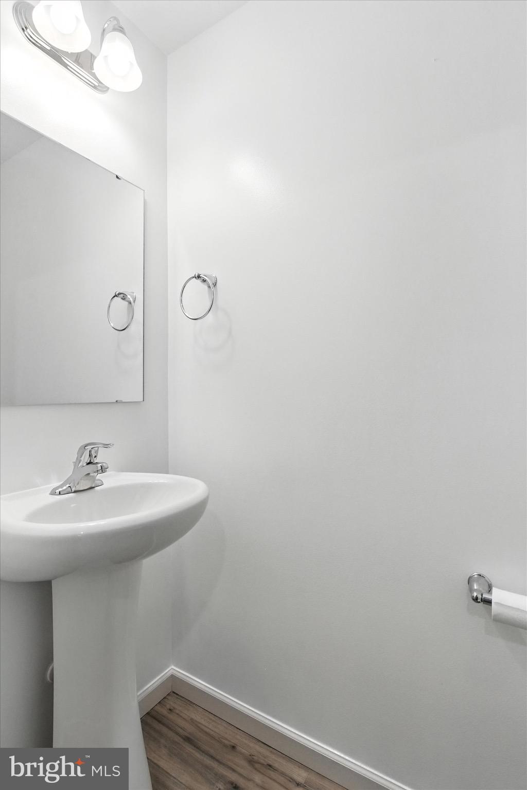 PARADISE VILLAGE - Residential