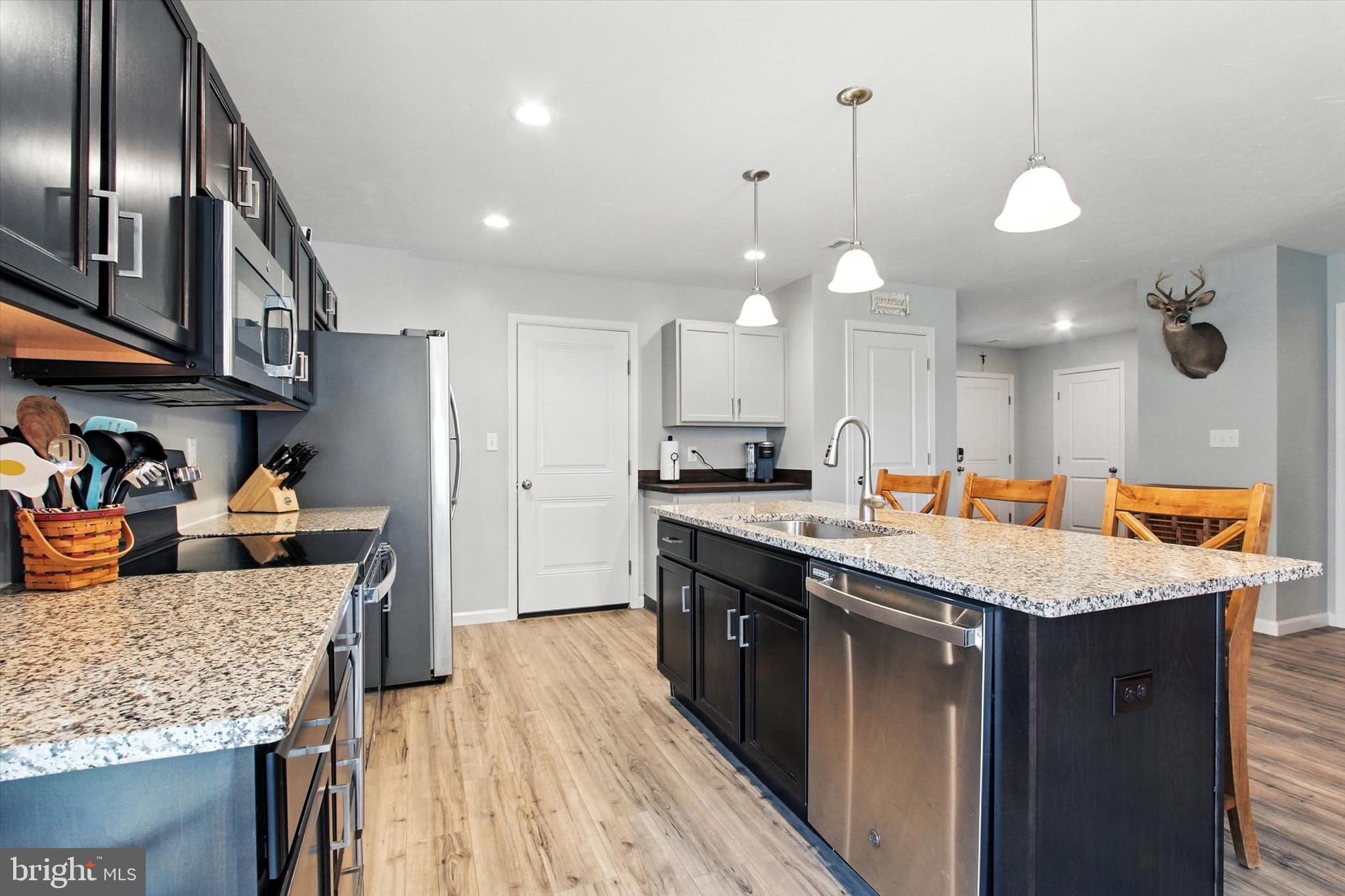 PARADISE VILLAGE - Residential