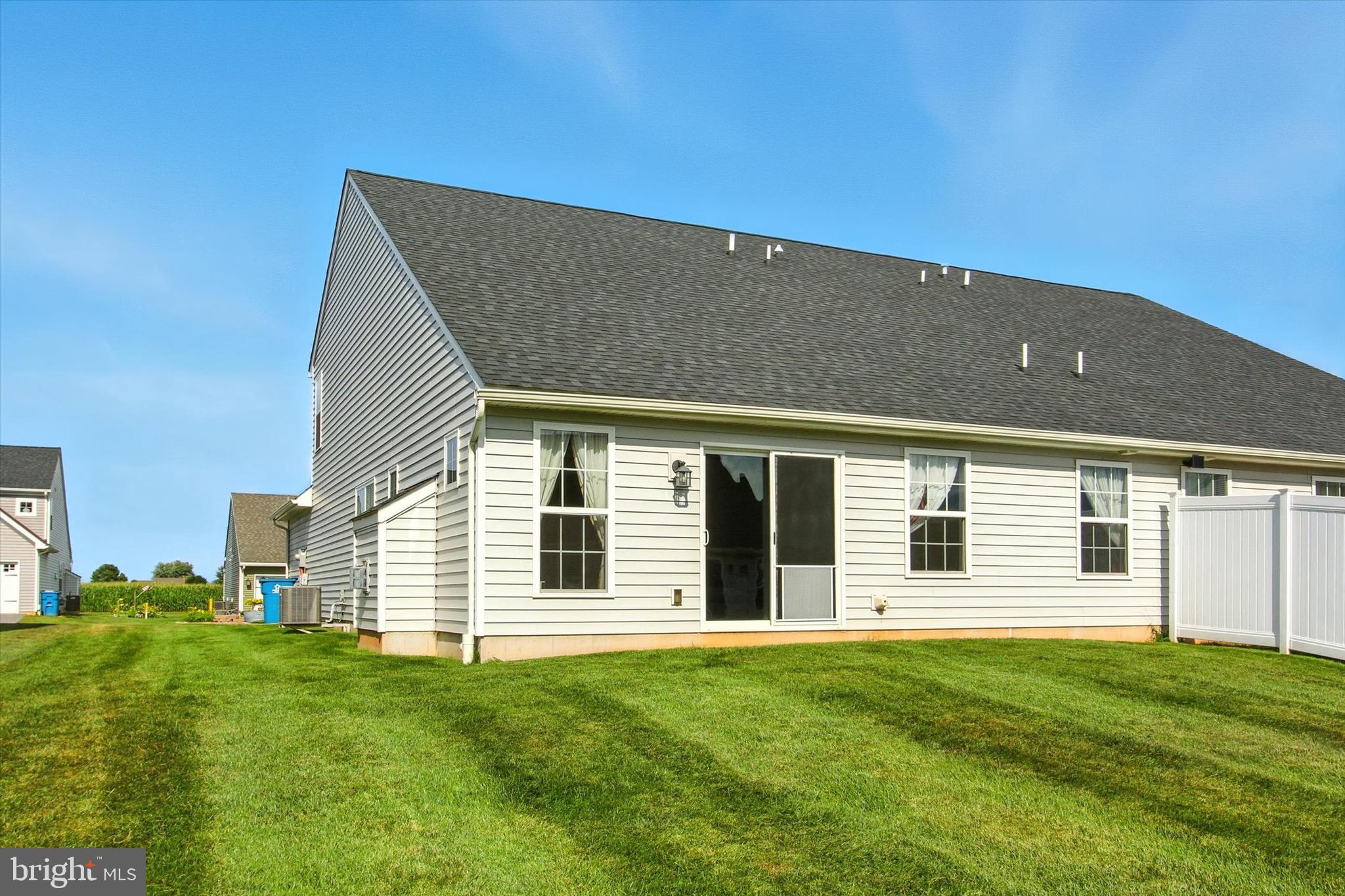 PARADISE VILLAGE - Residential