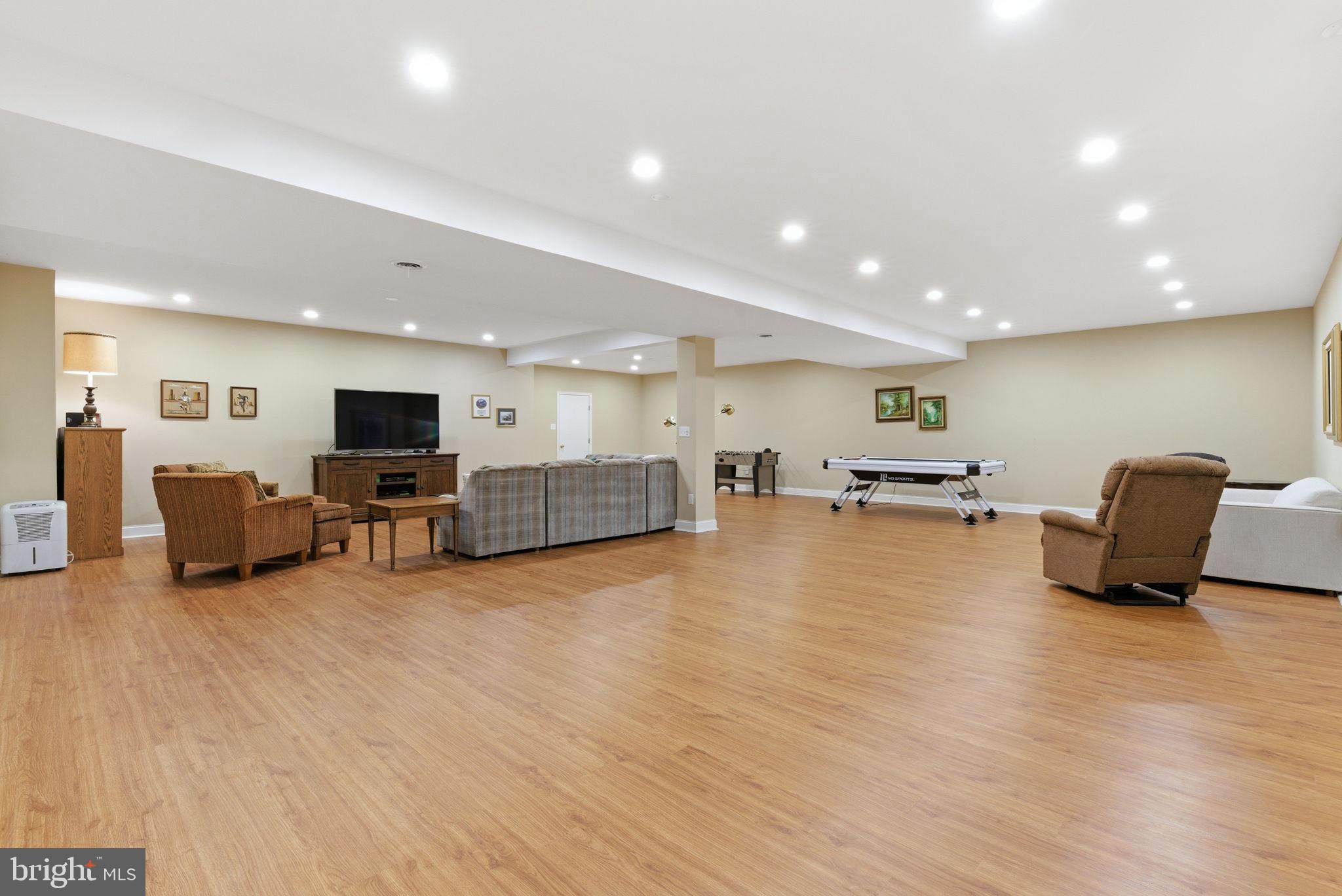 MONTGOMERY PRESERVE - Residential