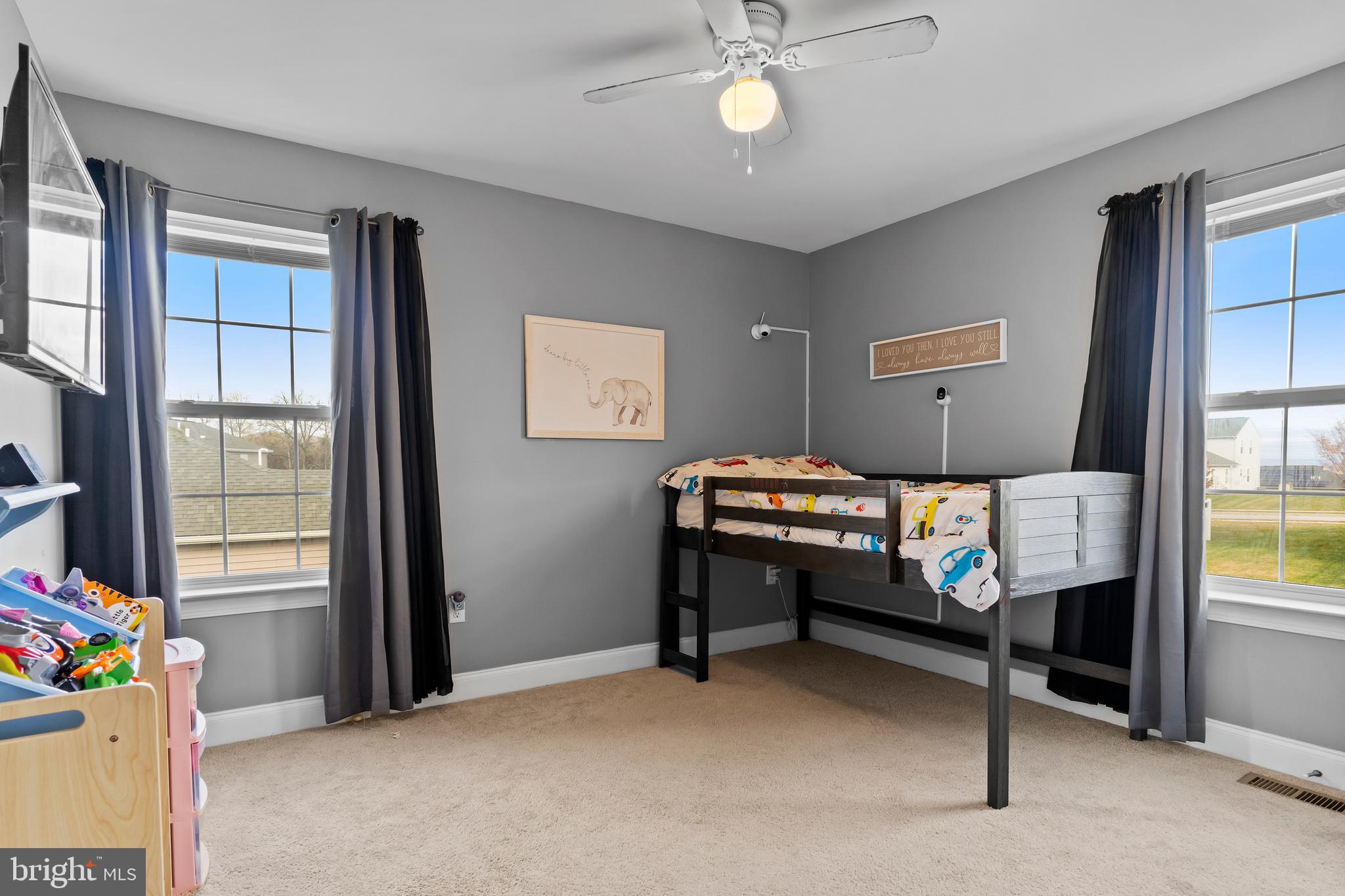 WINDY HEIGHTS, THE NEW - Residential