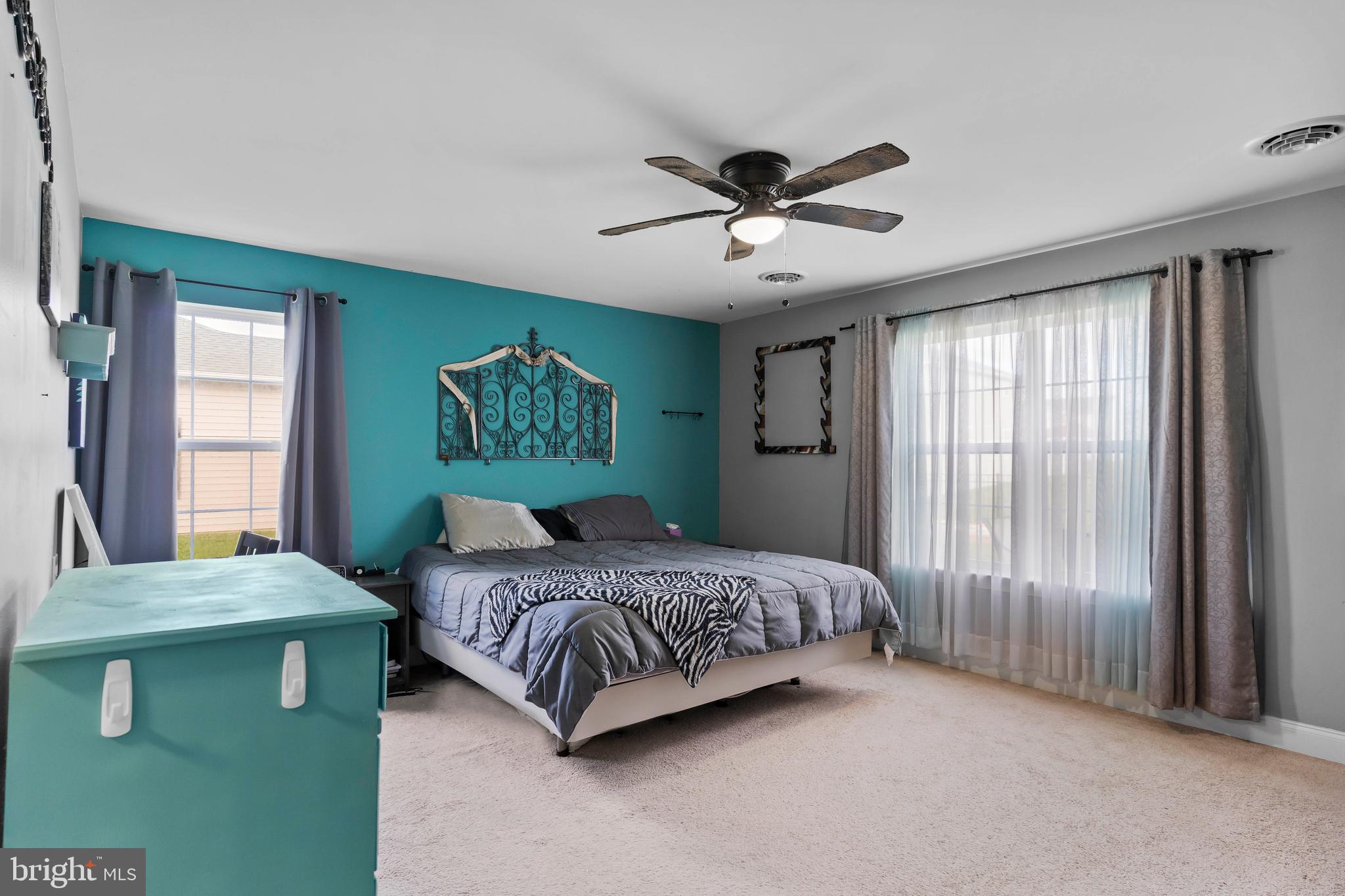 WINDY HEIGHTS, THE NEW - Residential