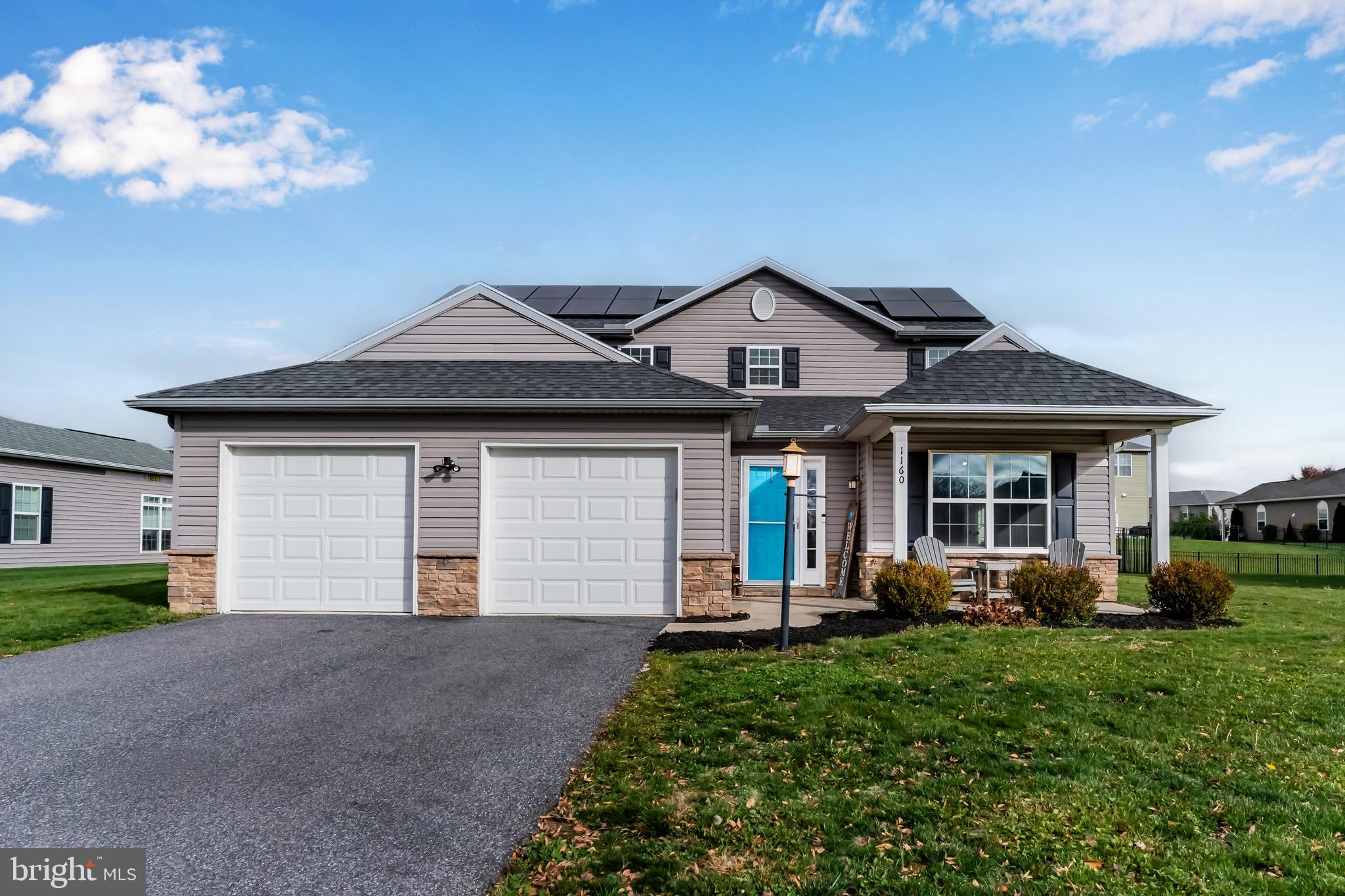 WINDY HEIGHTS, THE NEW - Residential