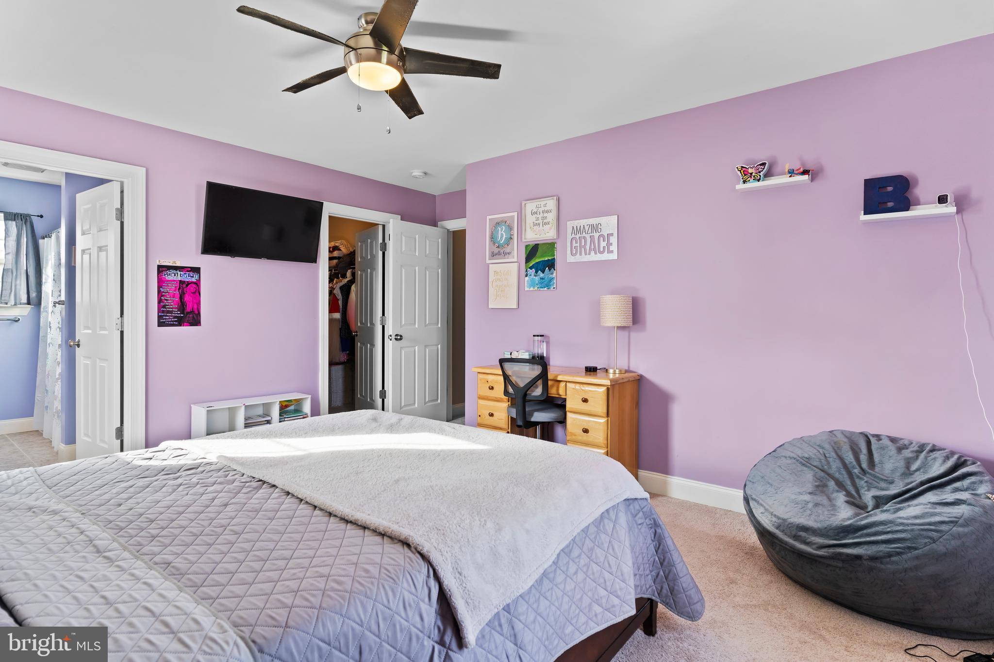 WINDY HEIGHTS, THE NEW - Residential