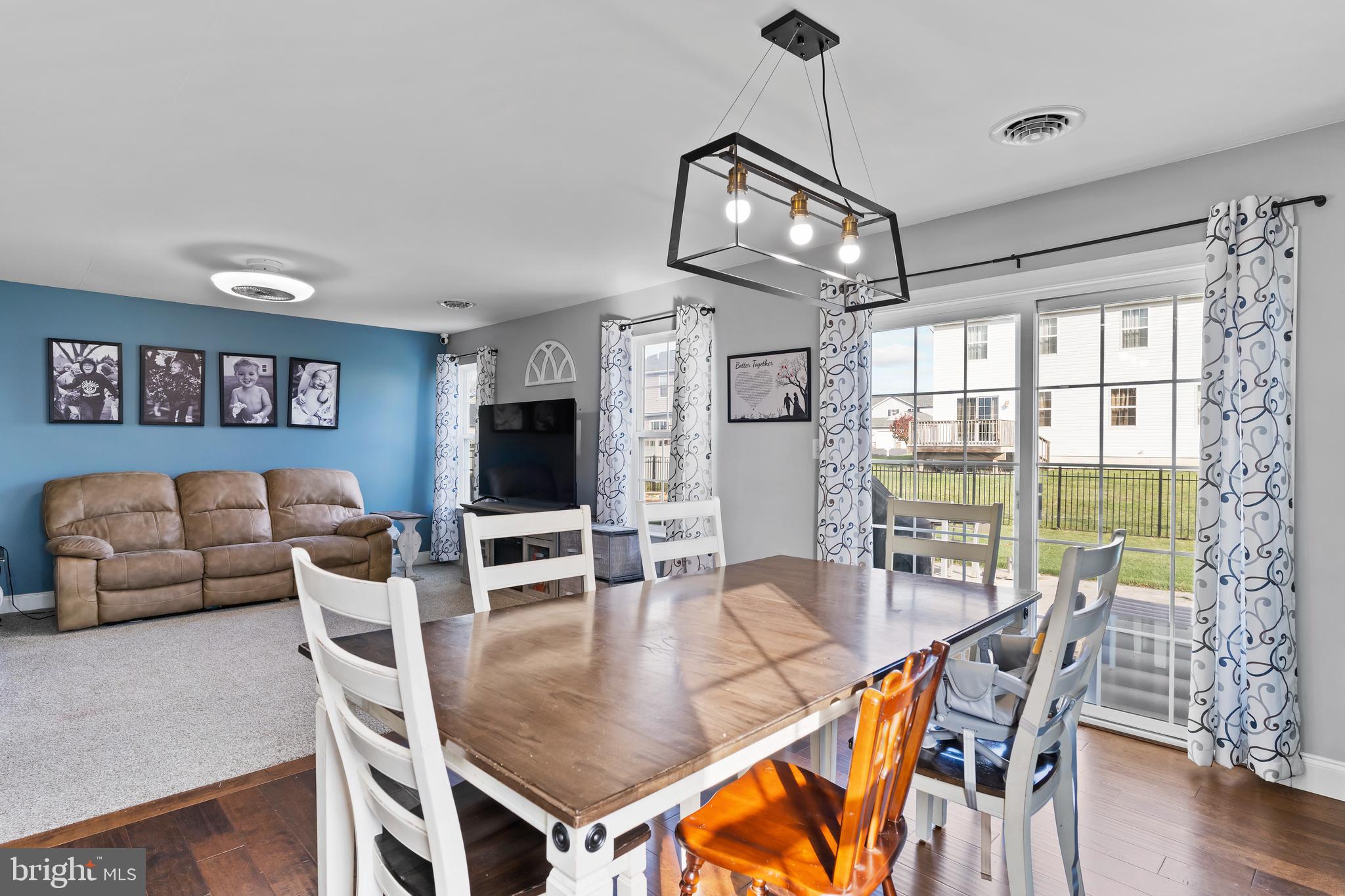 WINDY HEIGHTS, THE NEW - Residential