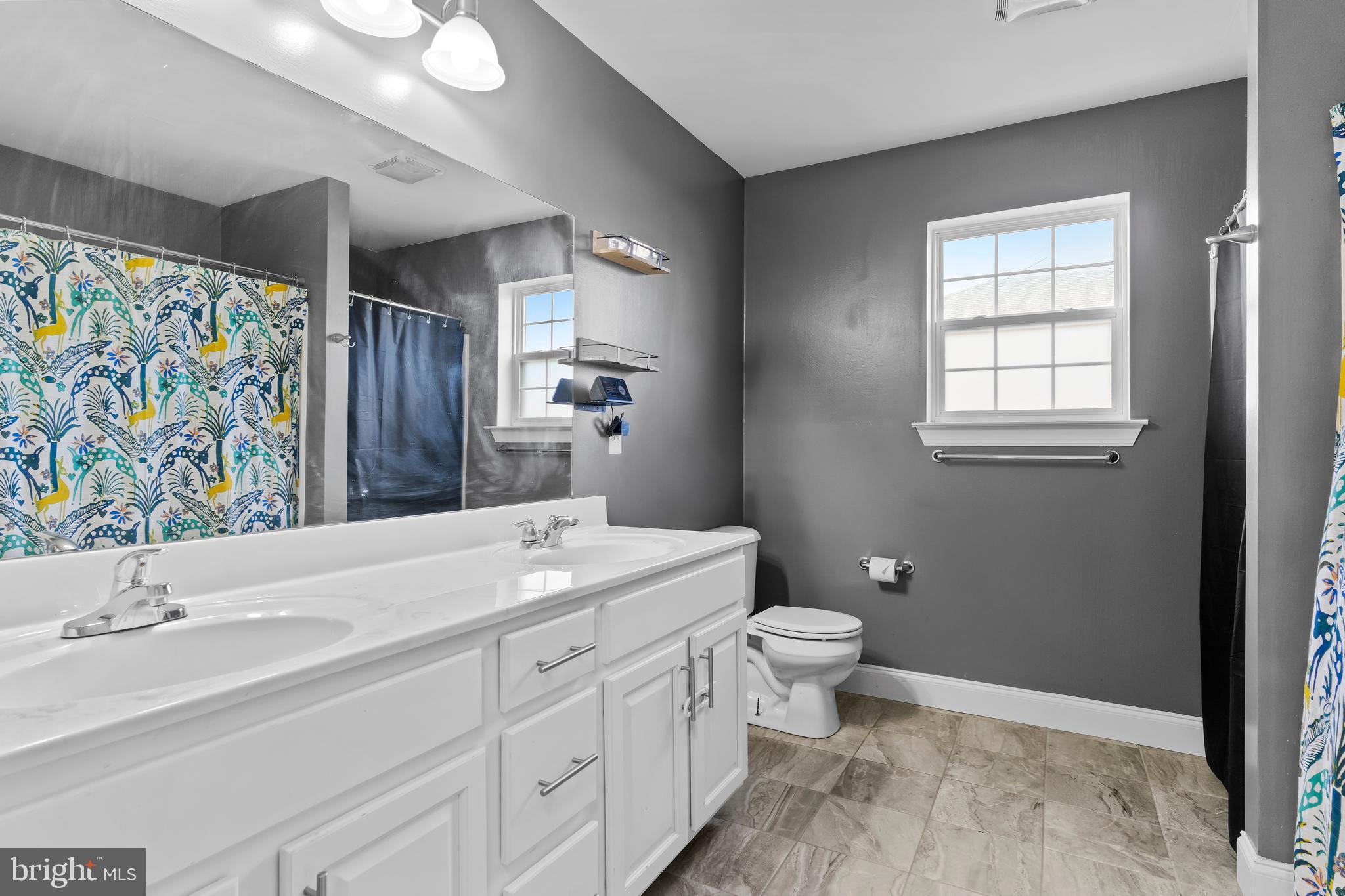 WINDY HEIGHTS, THE NEW - Residential