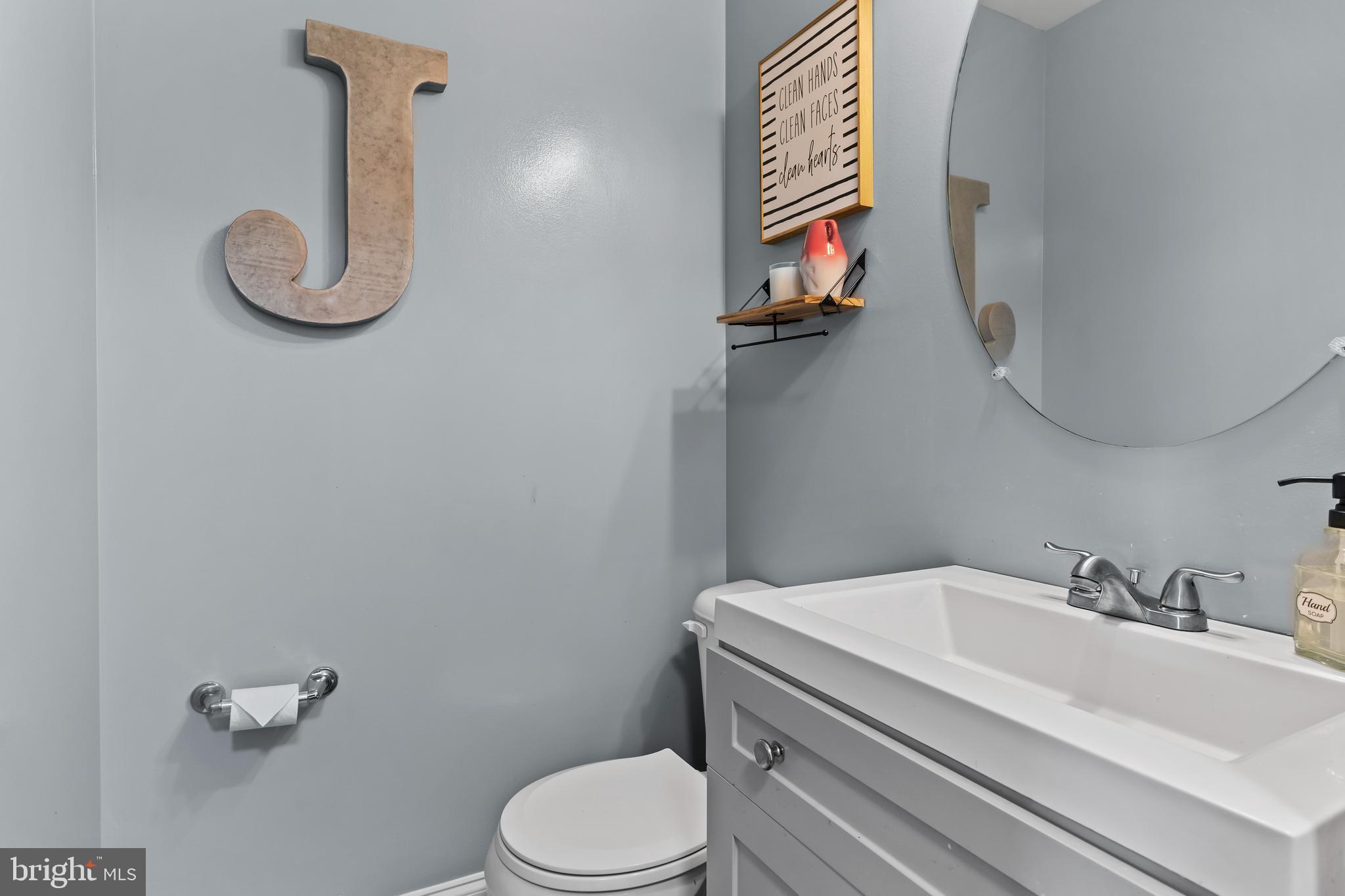 WINDY HEIGHTS, THE NEW - Residential