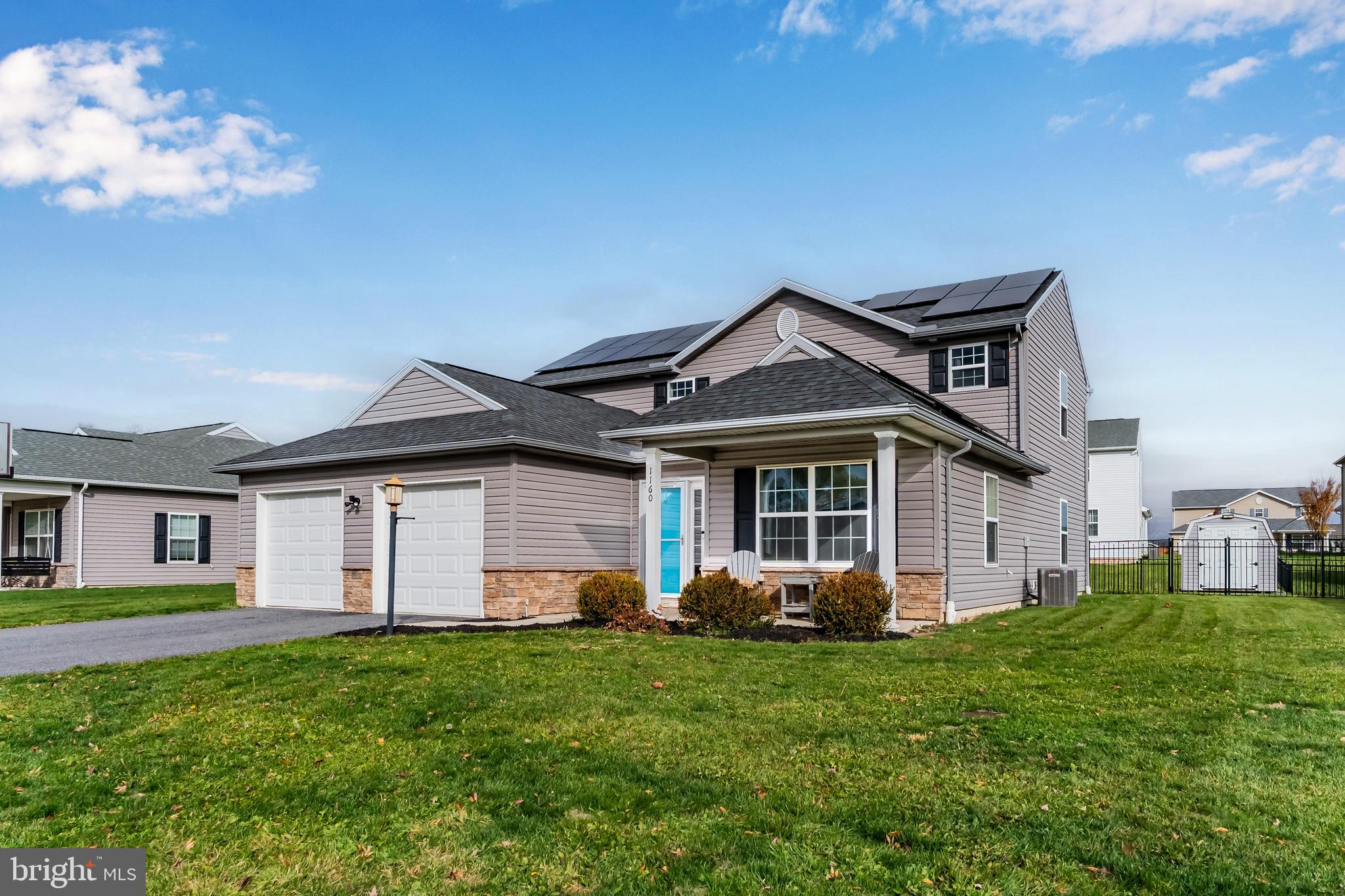 WINDY HEIGHTS, THE NEW - Residential