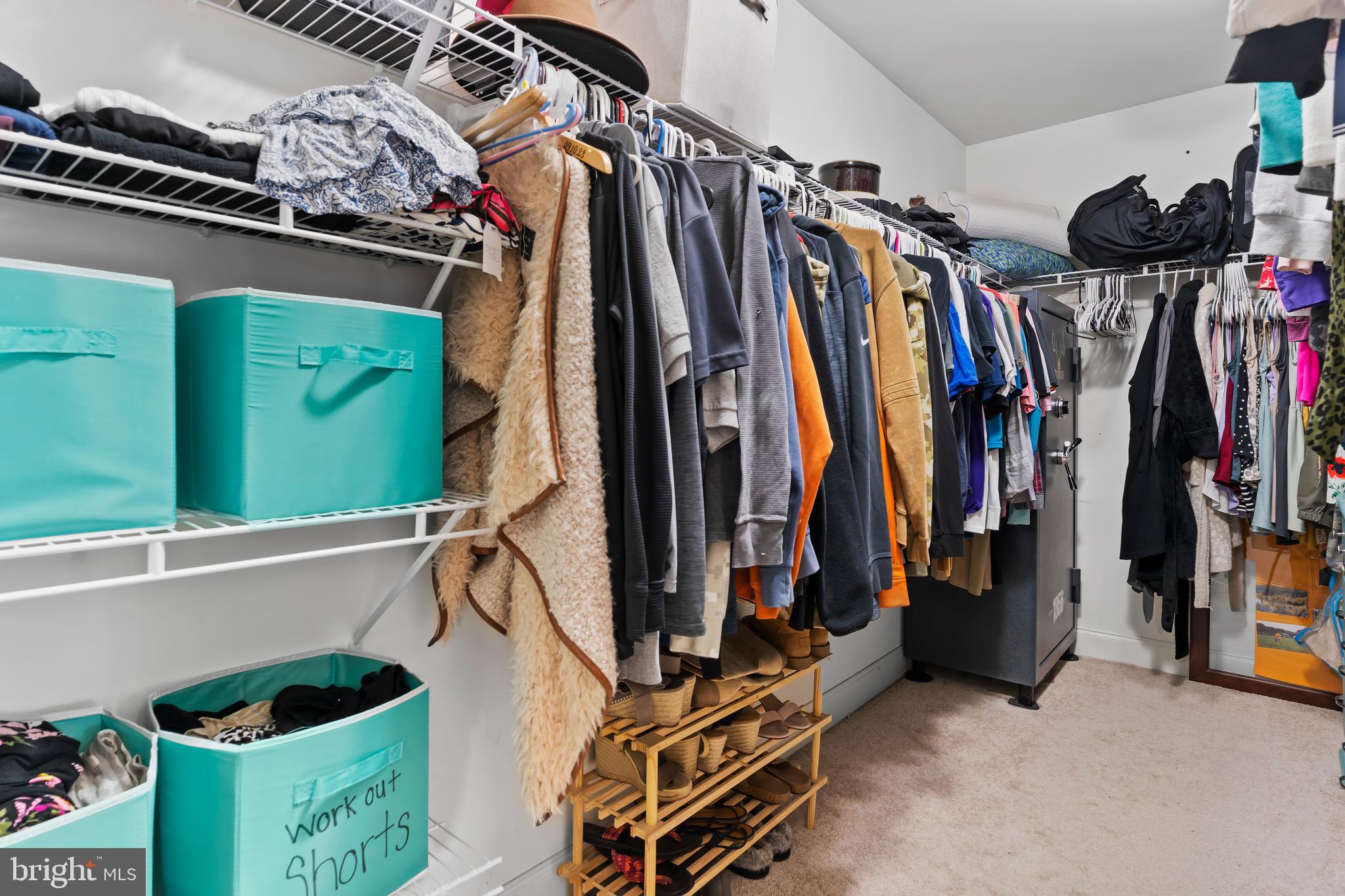 WINDY HEIGHTS, THE NEW - Residential