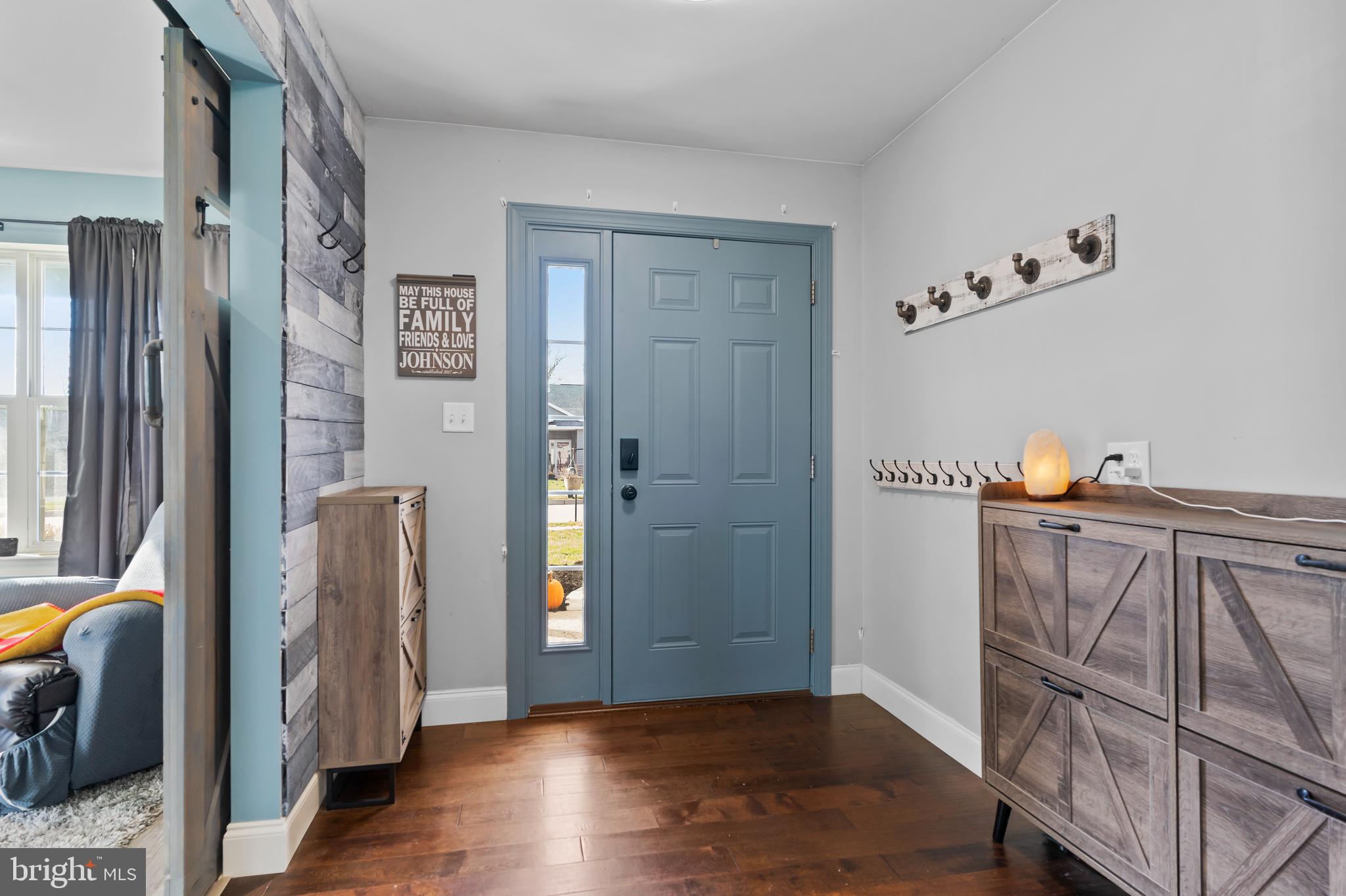 WINDY HEIGHTS, THE NEW - Residential