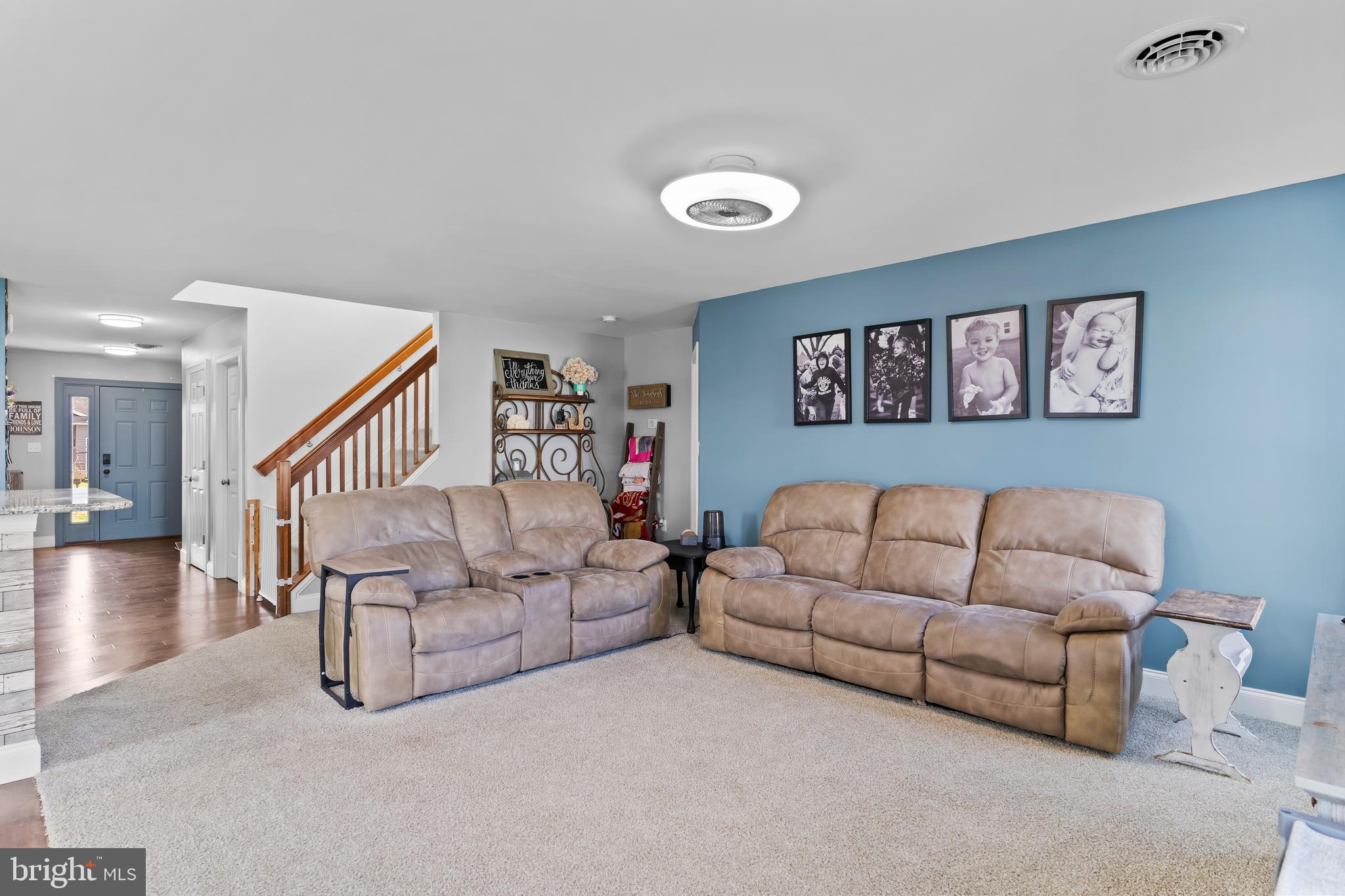 WINDY HEIGHTS, THE NEW - Residential