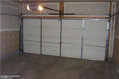 TALL OAKS - Residential Lease