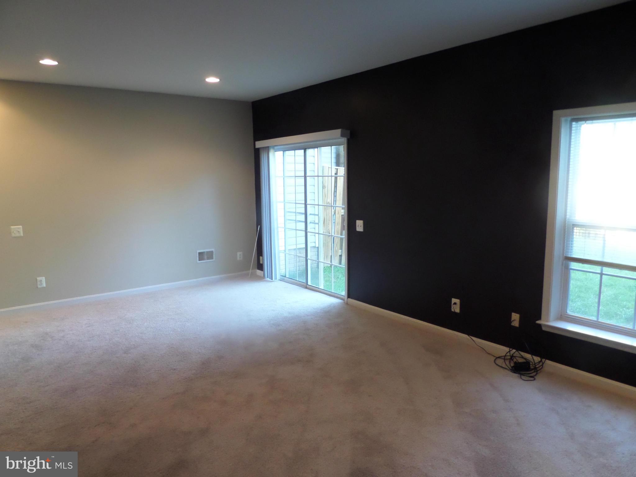 TALL OAKS - Residential Lease