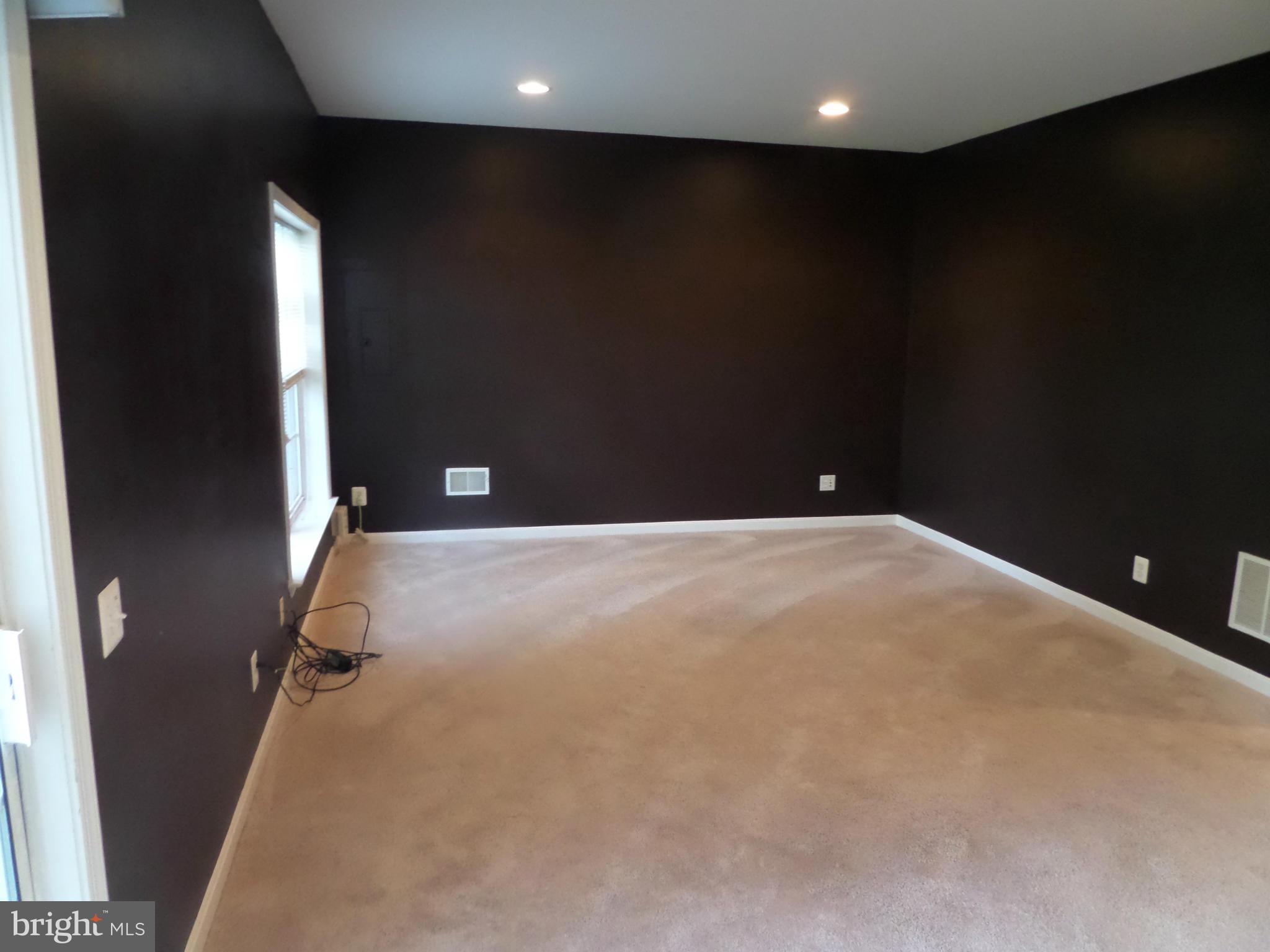 TALL OAKS - Residential Lease