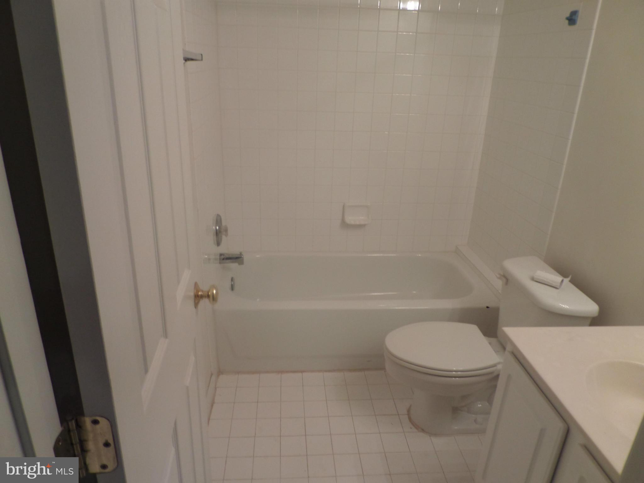 TALL OAKS - Residential Lease