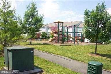 TALL OAKS - Residential Lease