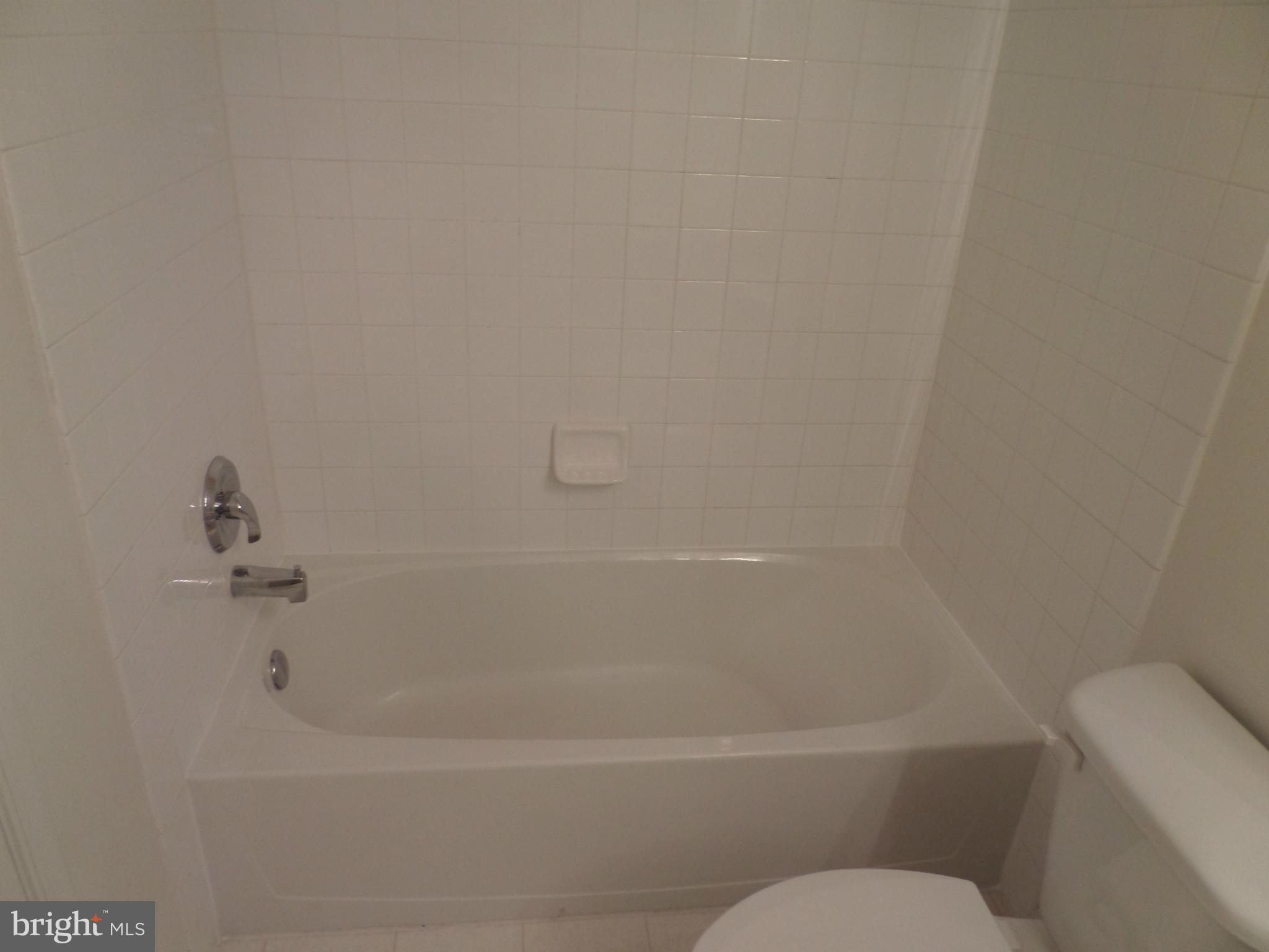 TALL OAKS - Residential Lease