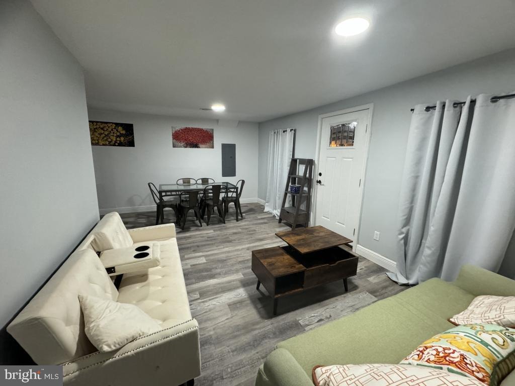 OAKMONT - Residential Lease