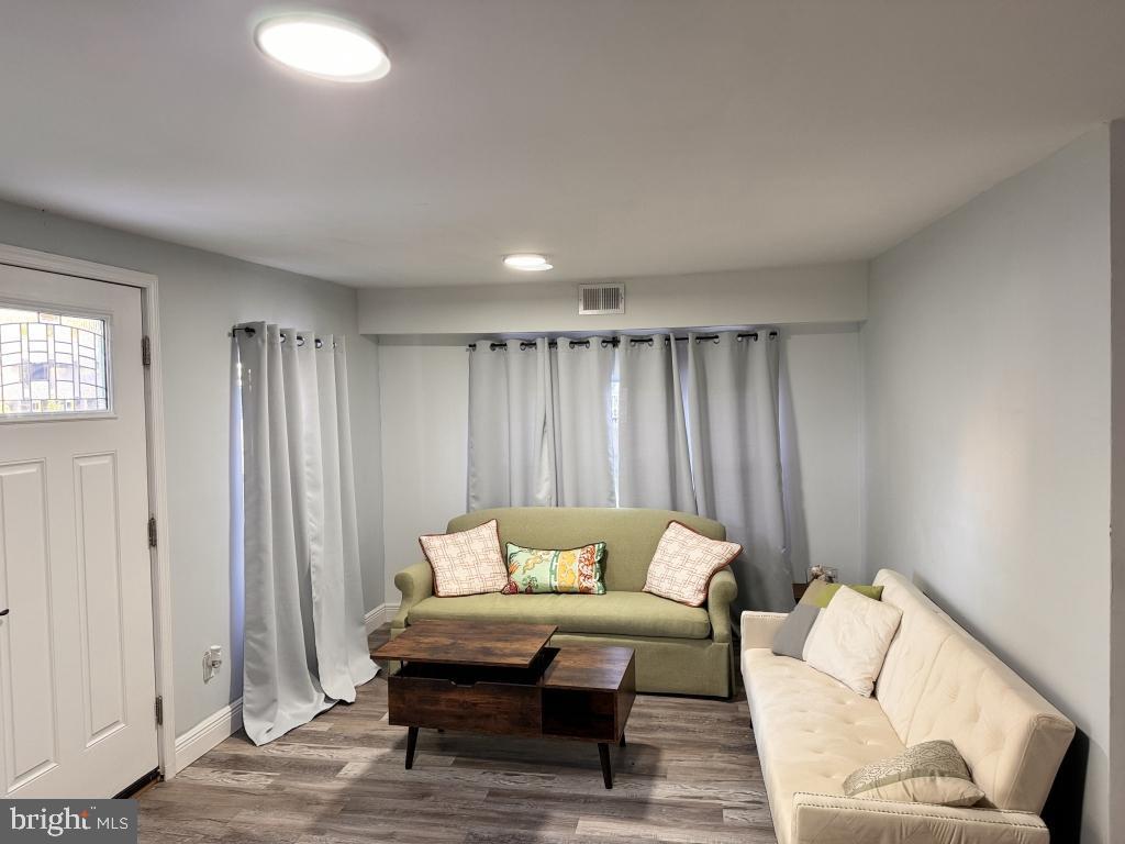 OAKMONT - Residential Lease