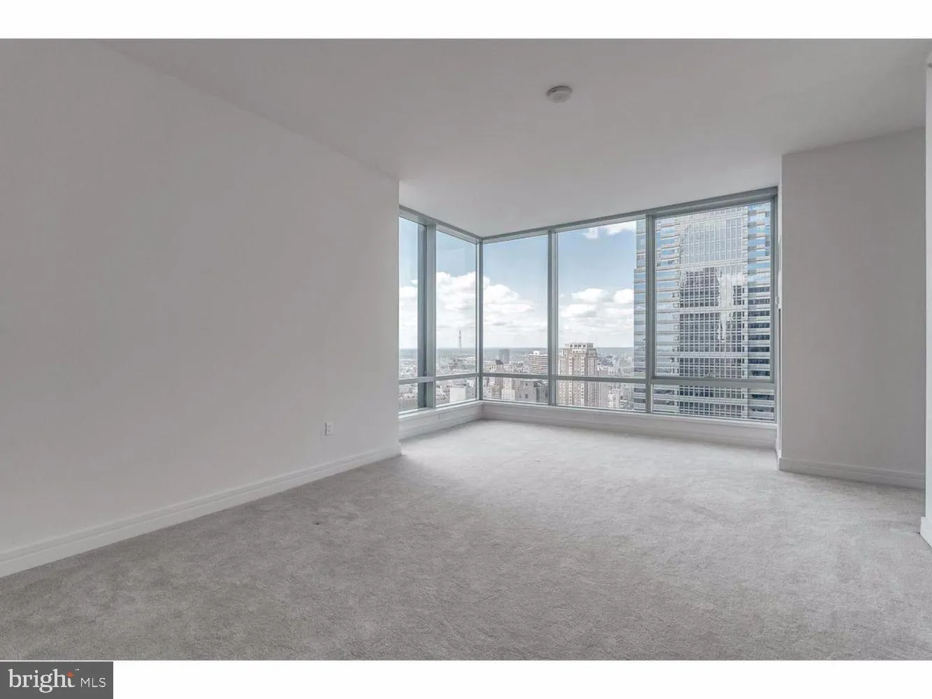 Philadelphia, Pennsylvania 19102, United States, 3 Bedrooms Bedrooms, ,4 BathroomsBathrooms,Residential,Active,31736