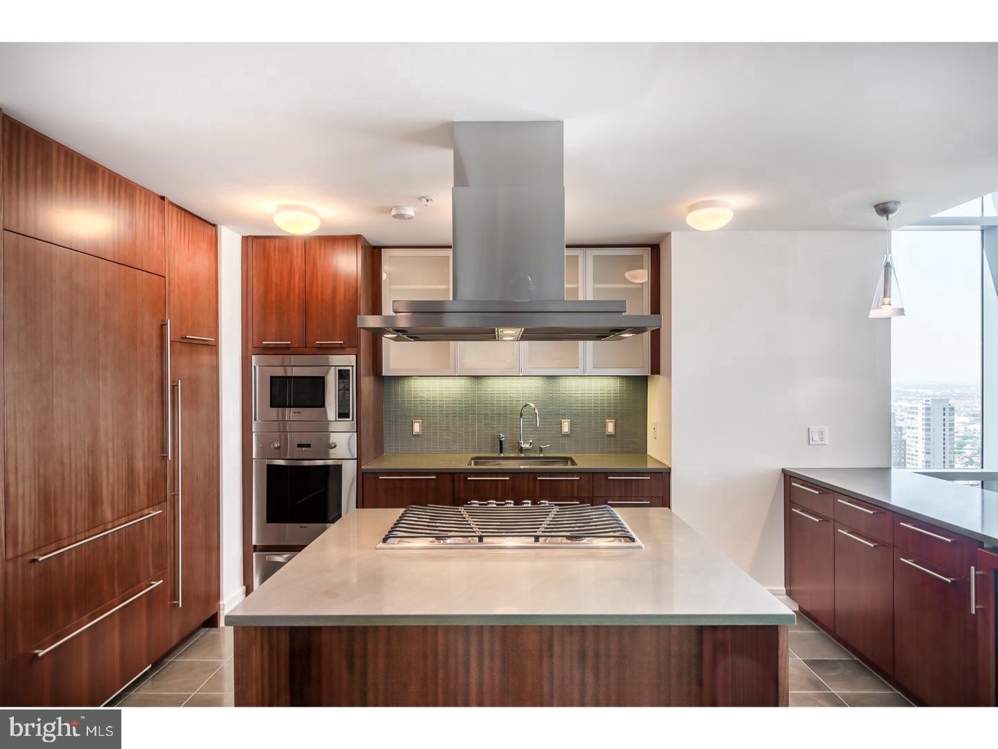 PENN SQUARE - Residential