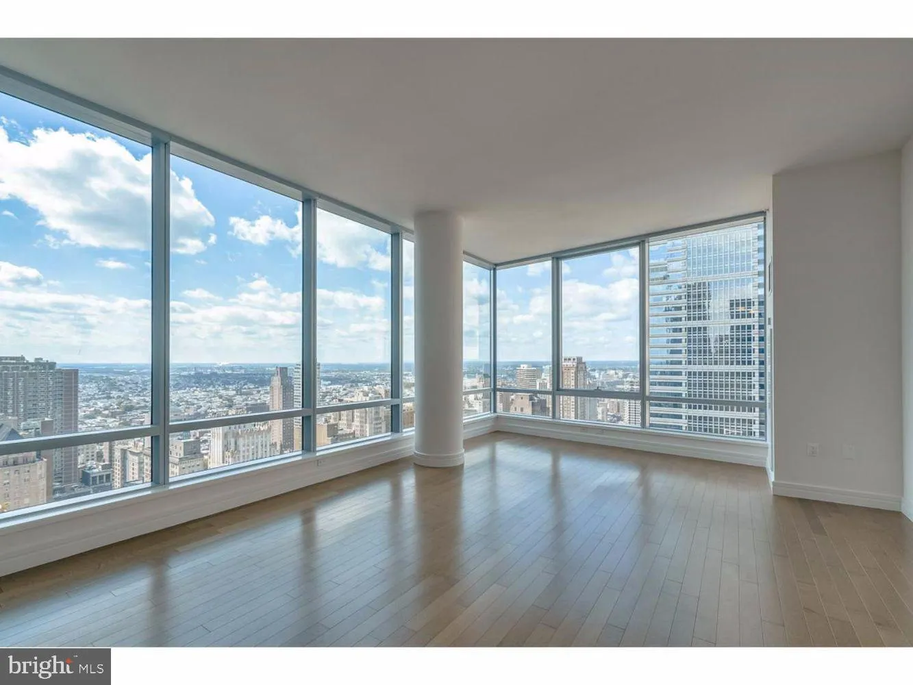 Philadelphia, Pennsylvania 19102, United States, 3 Bedrooms Bedrooms, ,4 BathroomsBathrooms,Residential,Active,31736