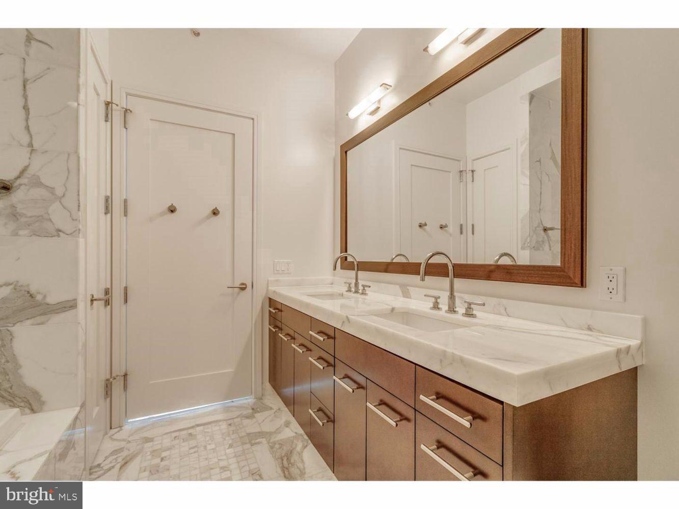 PENN SQUARE - Residential