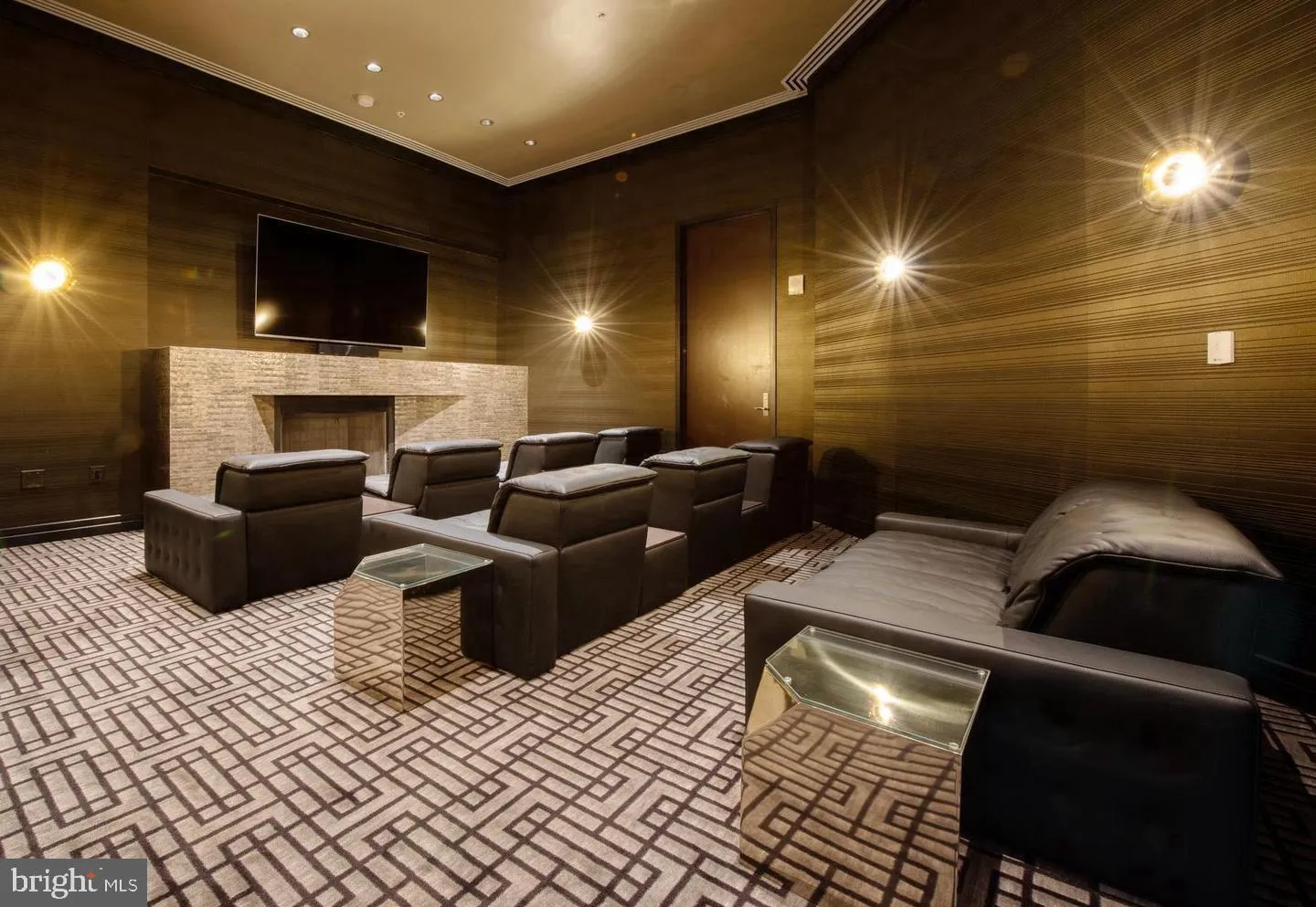 Philadelphia, Pennsylvania 19102, United States, 3 Bedrooms Bedrooms, ,4 BathroomsBathrooms,Residential,Active,31736