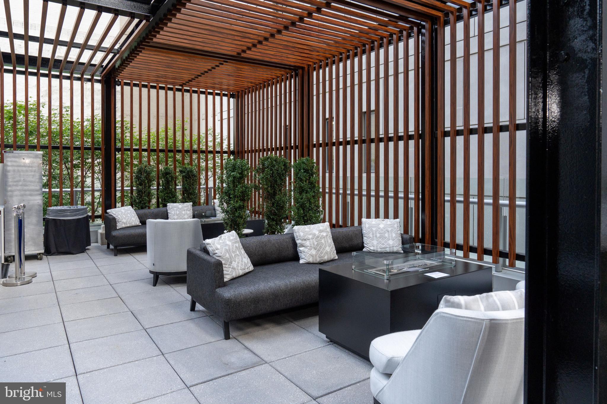 PENN SQUARE - Residential