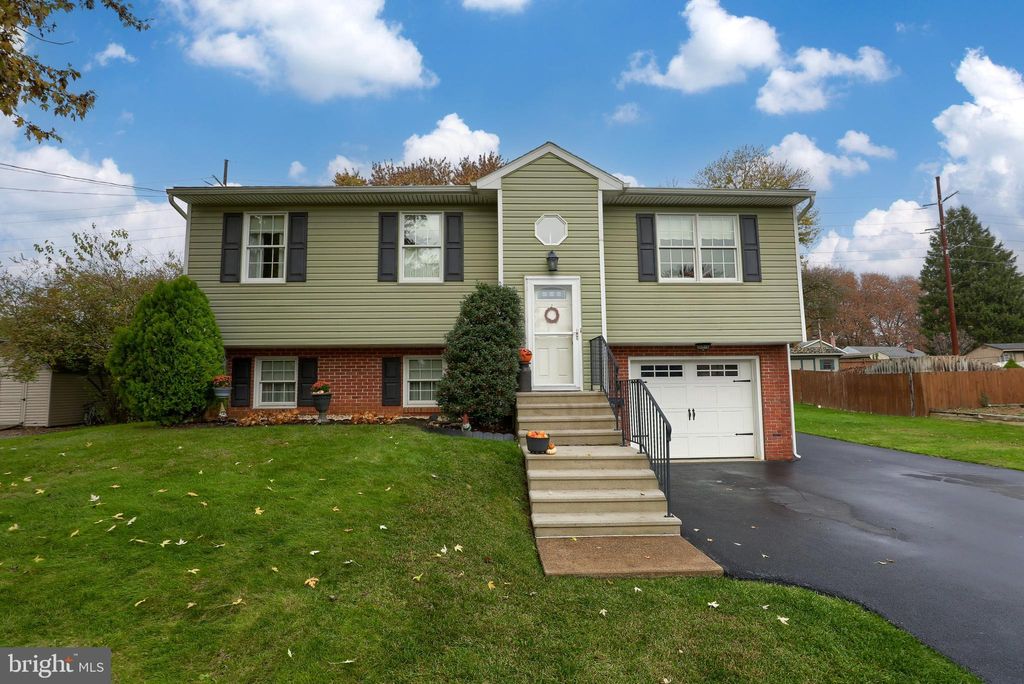 Photo of 272 LEISURE RD, LANDISVILLE, PA 17538 (MLS # PALA2027554)