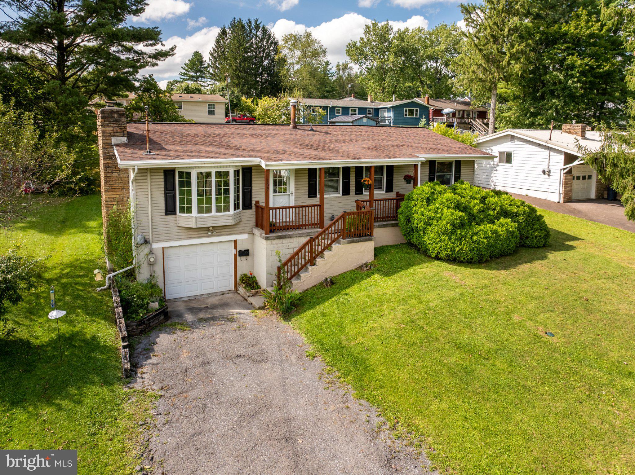 139 S OAKHALL DRIVE
