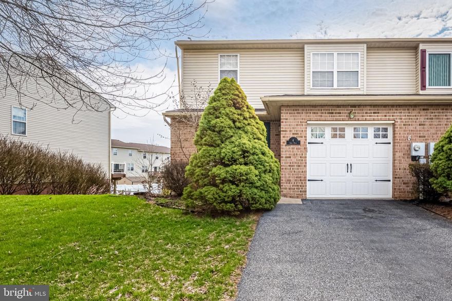 Located in desirable Palmer Township, this well-maintained 3-bedroom, 2.5-bath townhouse with no HOA is ready for its new owner! The main level features a convenient half bath with laundry, a spacious living room, and a bright kitchen that flows into the dining room, complete with crown molding and sliding glass doors leading to the upper deck—perfect for entertaining or relaxing outdoors. Upstairs, you’ll find a generously sized primary suite with a private full bath, a large walk-in closet, and a charming window ledge ideal for seating or décor. Two additional bedrooms and a full hall bath complete the second floor. The finished walkout lower level offers a huge family room with recessed lighting and abundant closet space, providing plenty of room for recreation, storage, or a home office. Step outside to the lower deck and backyard, which includes a storage shed and easy access to a nearby walking path leading to Bushkill Creek. Additional highlights include a 1-car garage and a 2-year-old electric heat pump with central air, offering efficient year-round comfort. Don’t miss this opportunity to own a spacious home in a sought-after location!