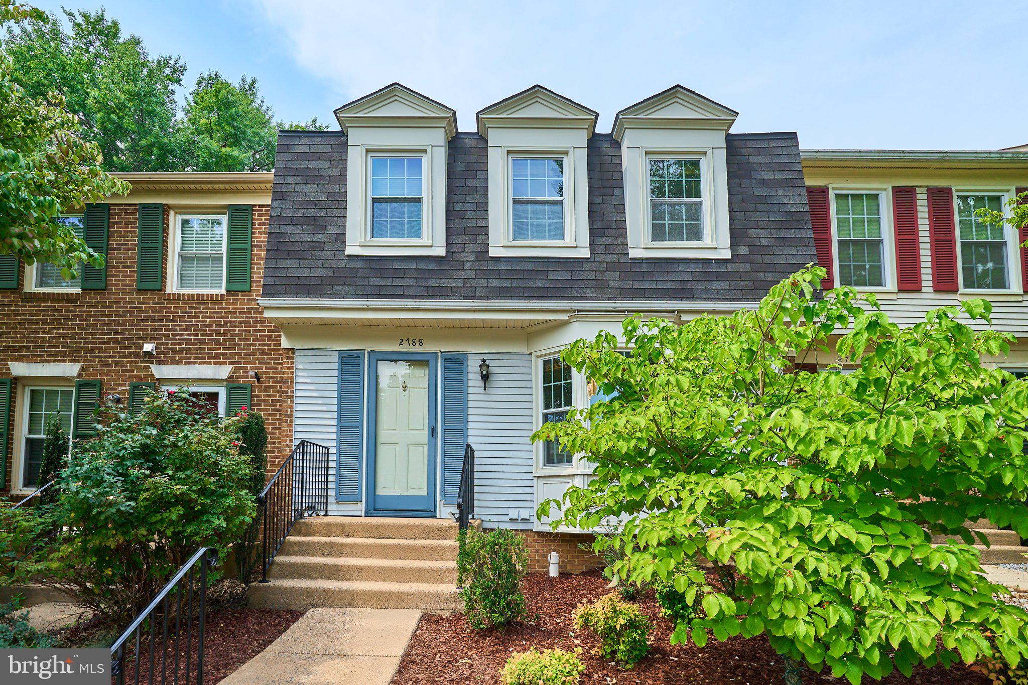 2788 KNOLLSIDE LANE