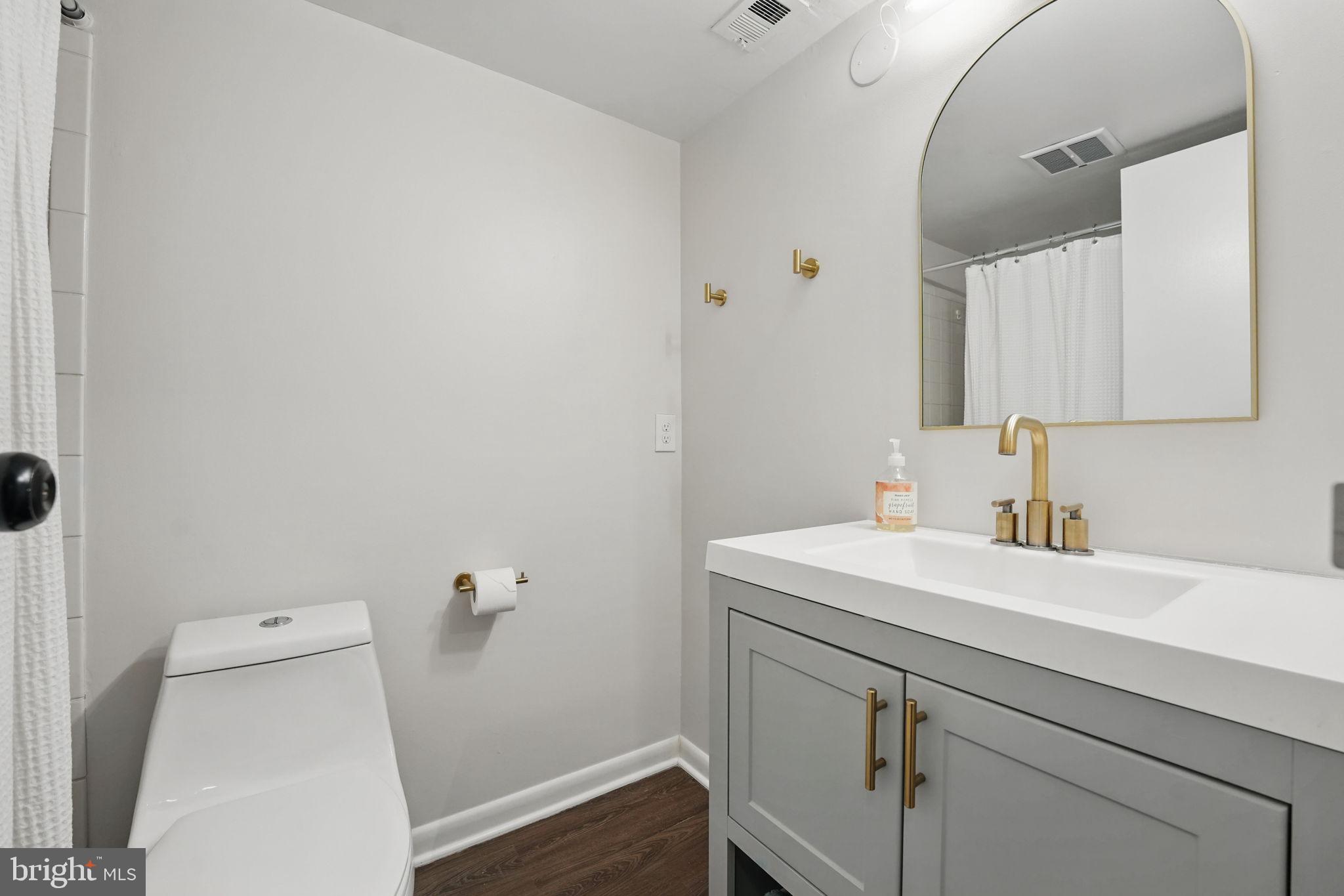 SOUTHGATE - Residential