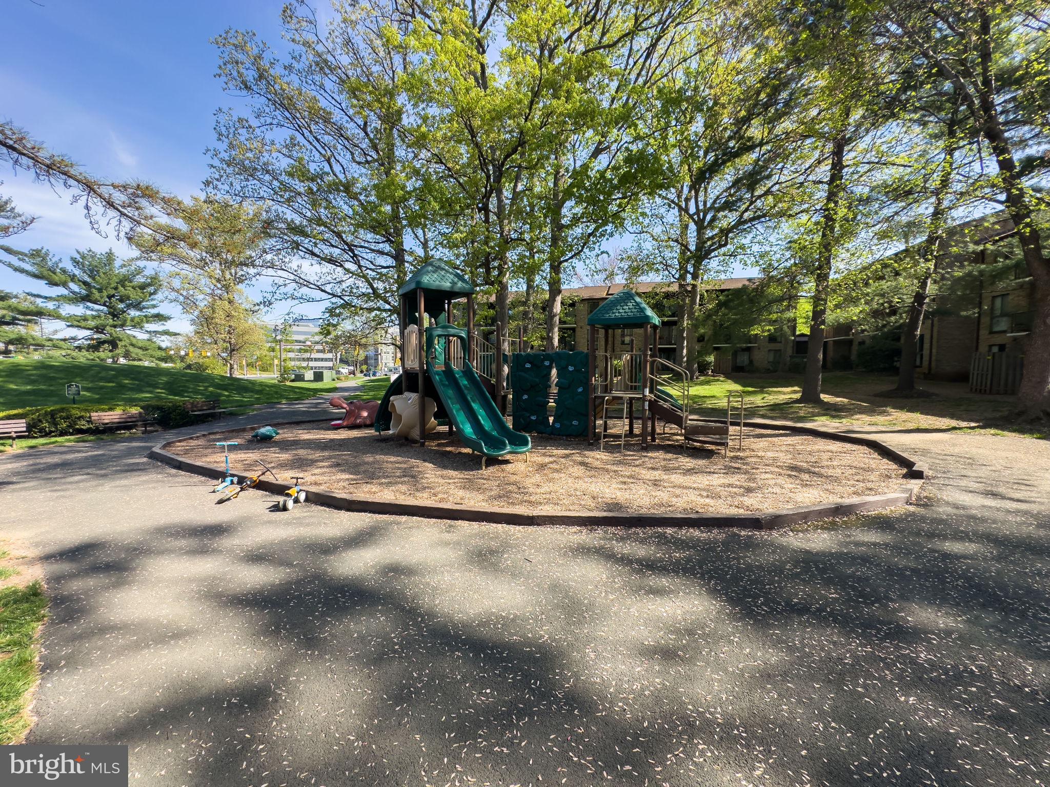 SOUTHGATE - Residential