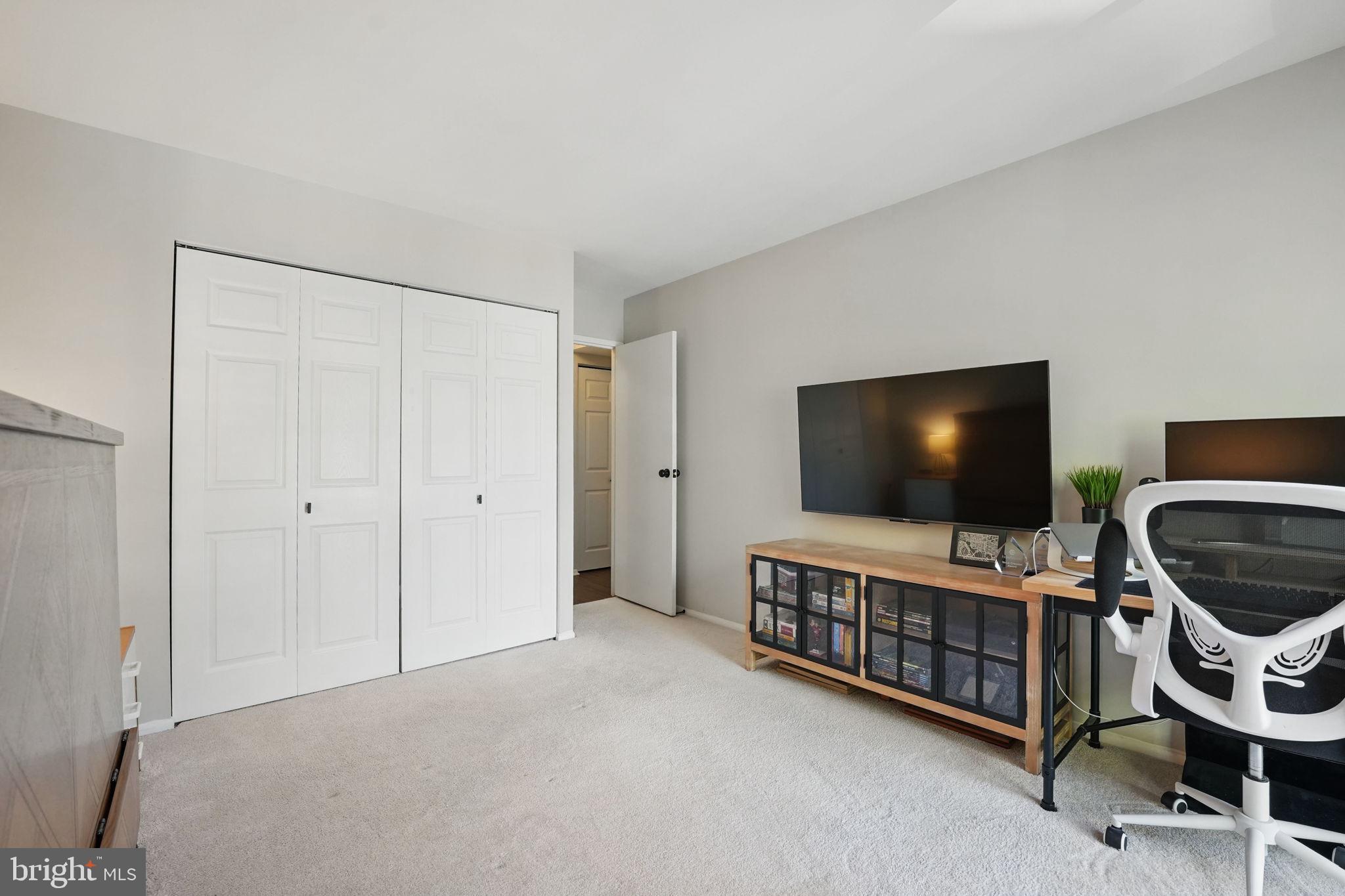 SOUTHGATE - Residential