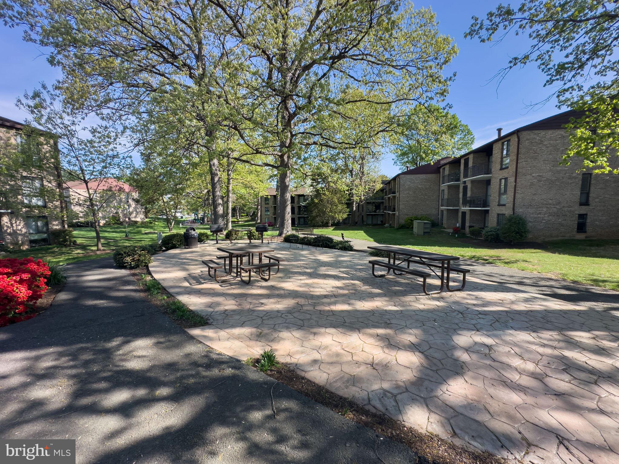 SOUTHGATE - Residential