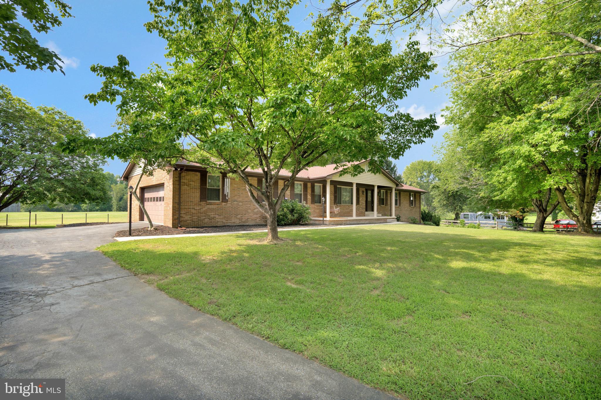 61 HONEYSUCKLE LANE