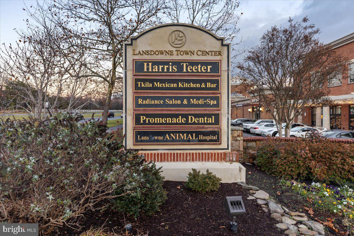 LANSDOWNE TOWN CENTER - Residential