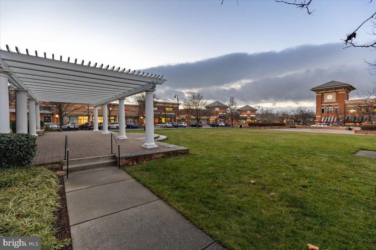 LANSDOWNE TOWN CENTER - Residential