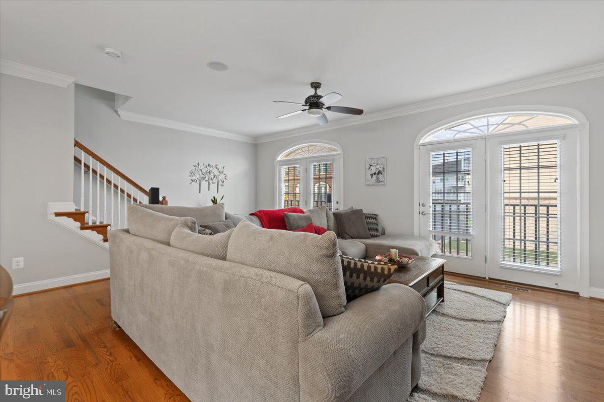 LANSDOWNE TOWN CENTER - Residential