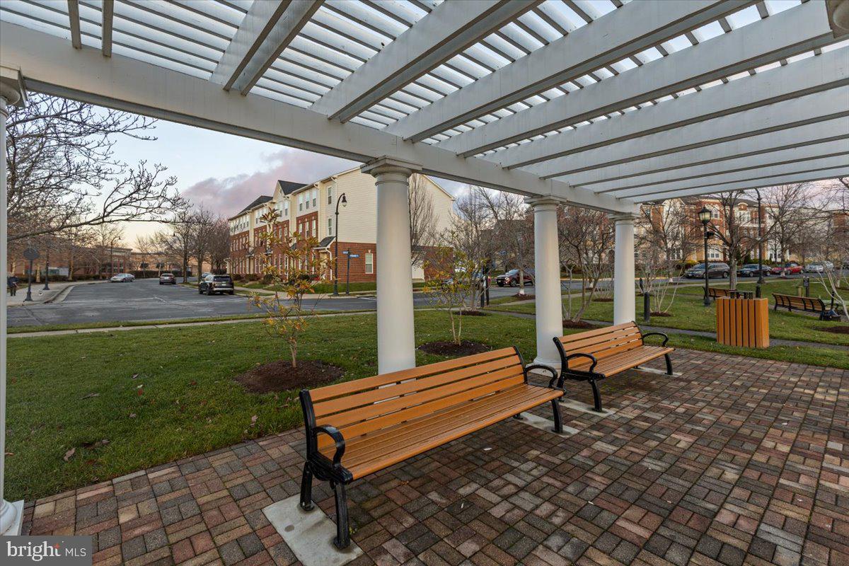 LANSDOWNE TOWN CENTER - Residential