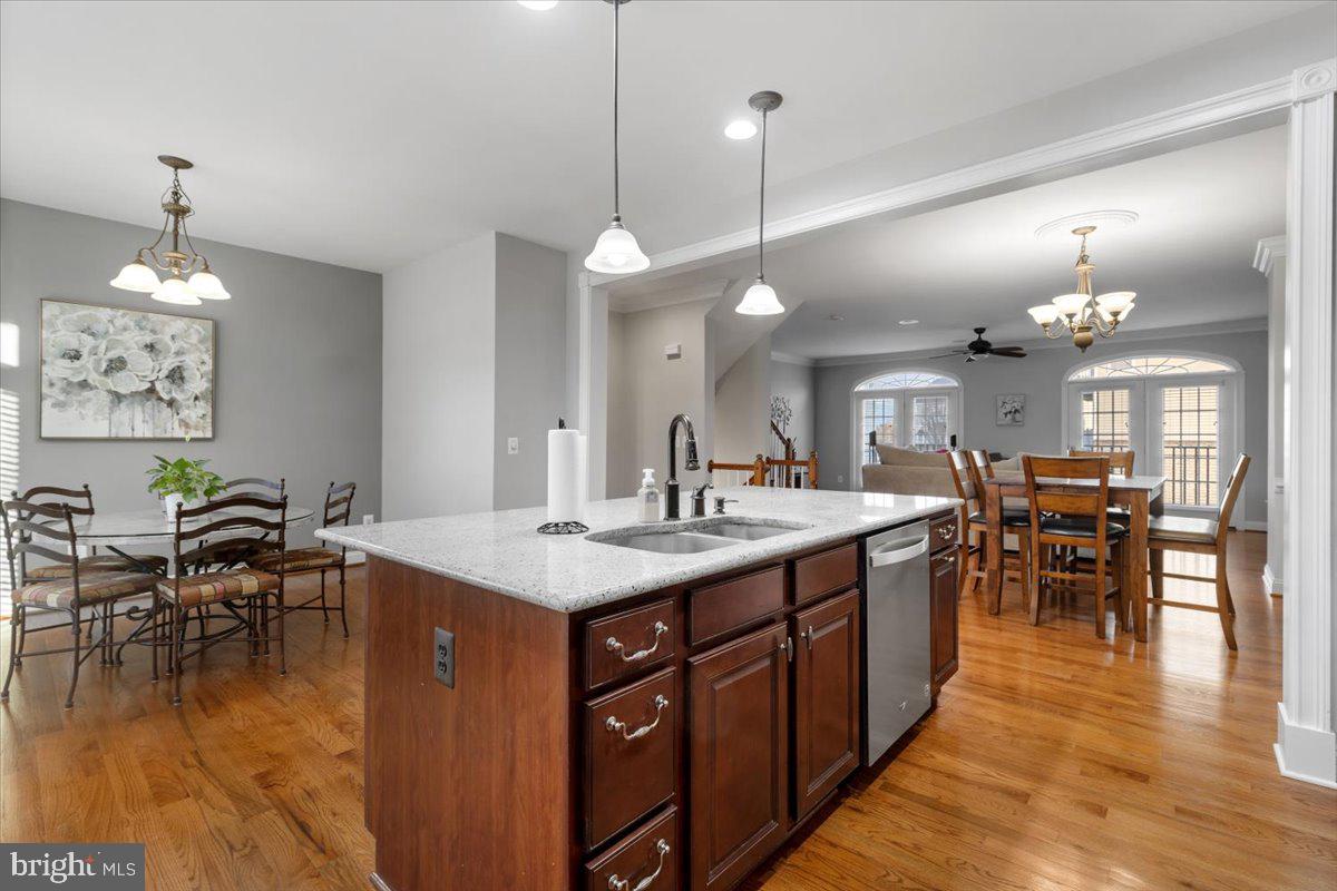 LANSDOWNE TOWN CENTER - Residential