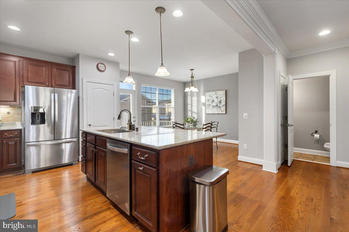 LANSDOWNE TOWN CENTER - Residential