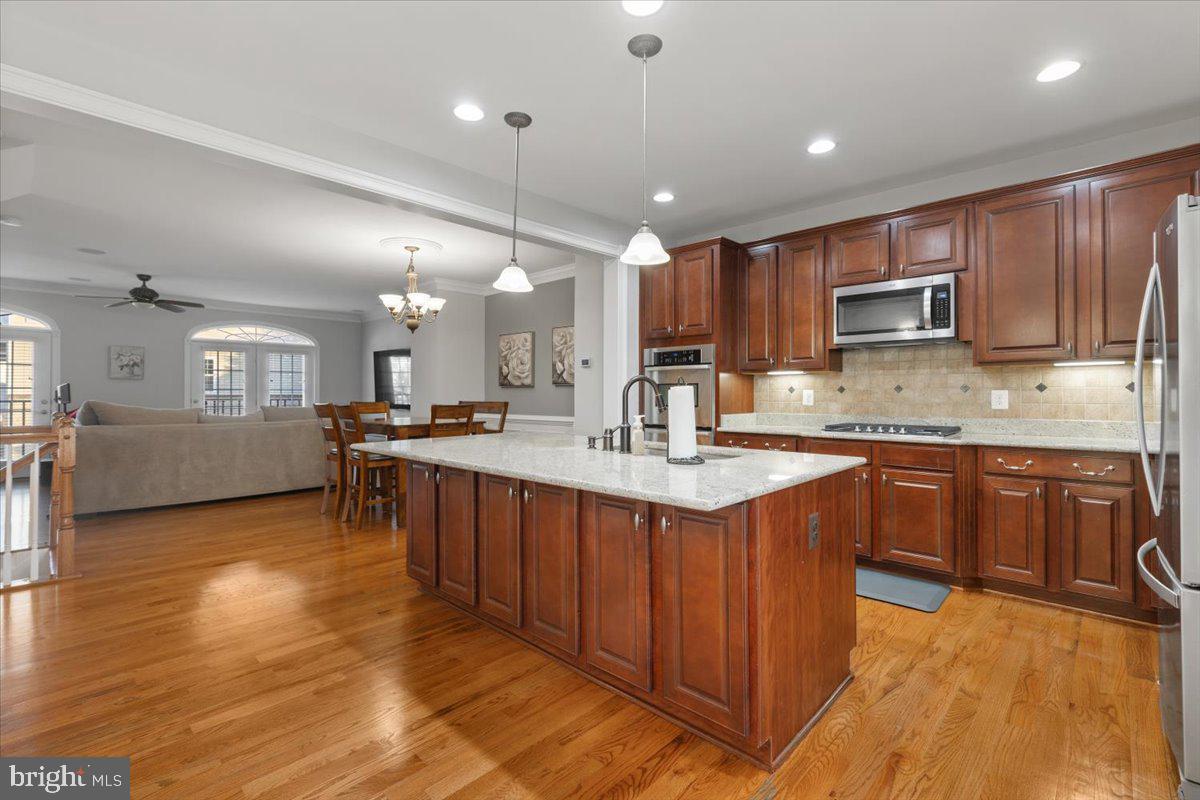 LANSDOWNE TOWN CENTER - Residential