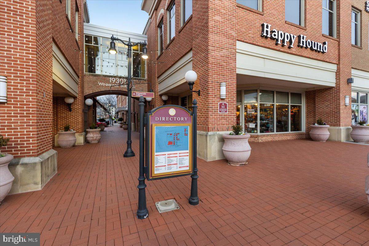 LANSDOWNE TOWN CENTER - Residential