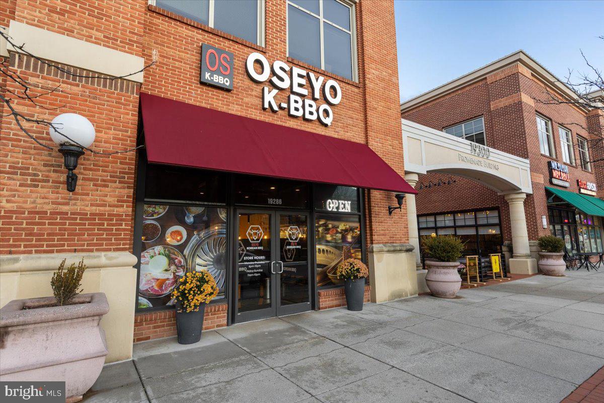 LANSDOWNE TOWN CENTER - Residential