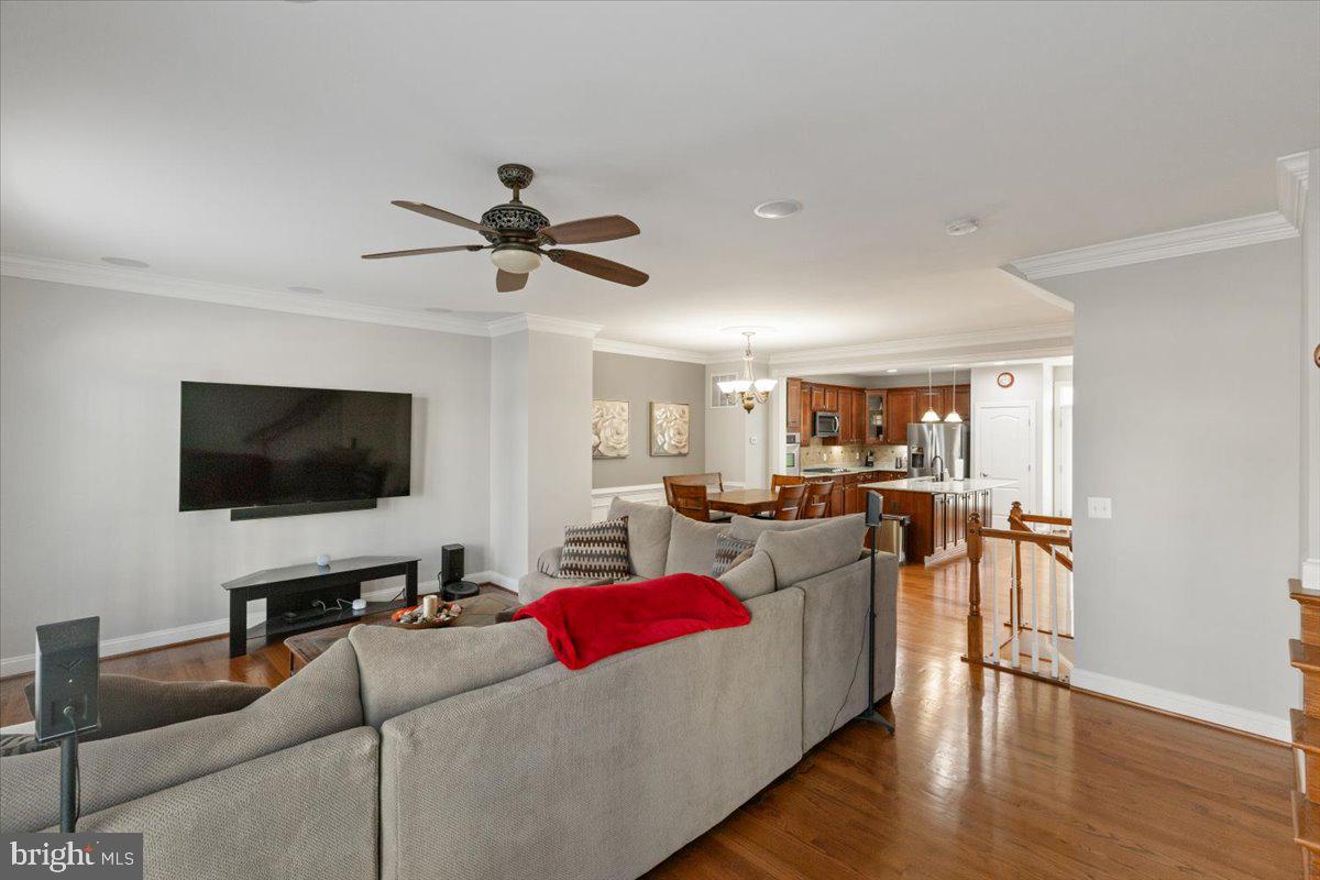 LANSDOWNE TOWN CENTER - Residential